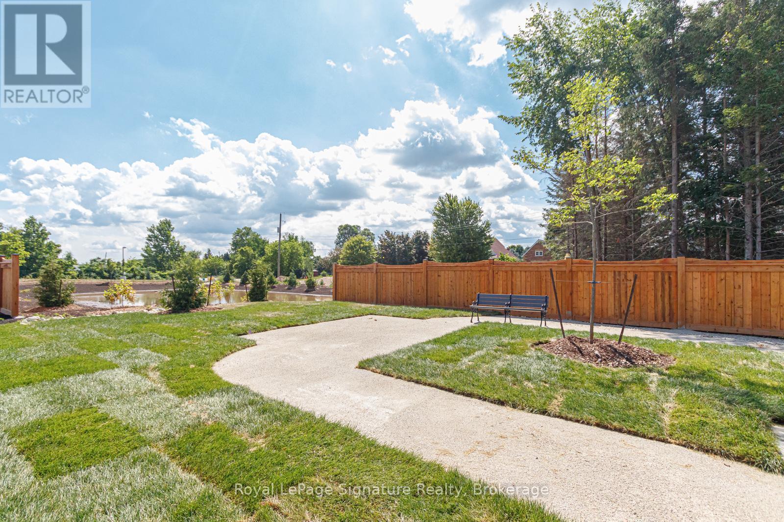 












208 - 121 MARY STREET

,
Clearview (Creemore),




Ontario
L0M1G0

