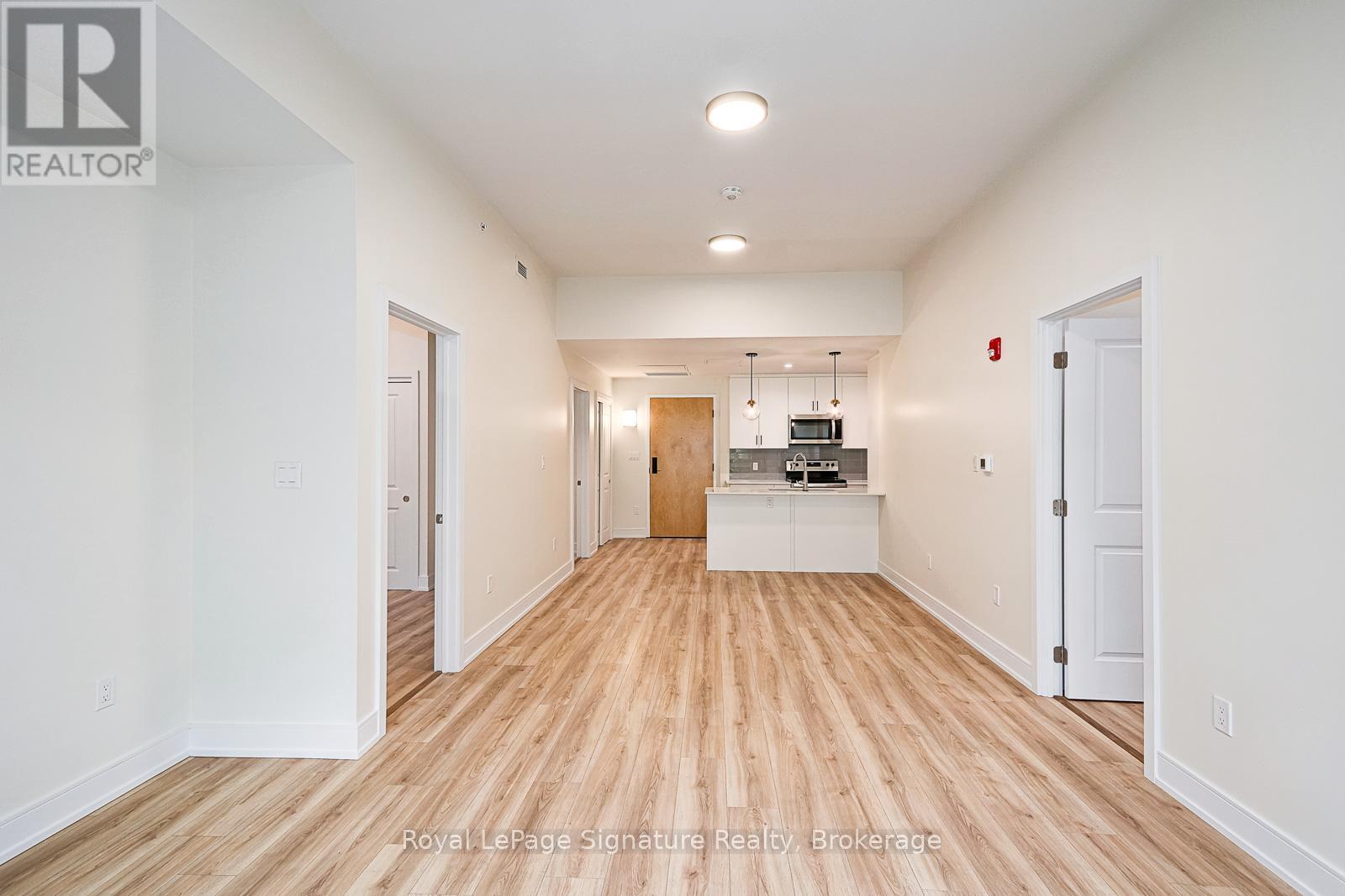 












208 - 121 MARY STREET

,
Clearview (Creemore),




Ontario
L0M1G0

