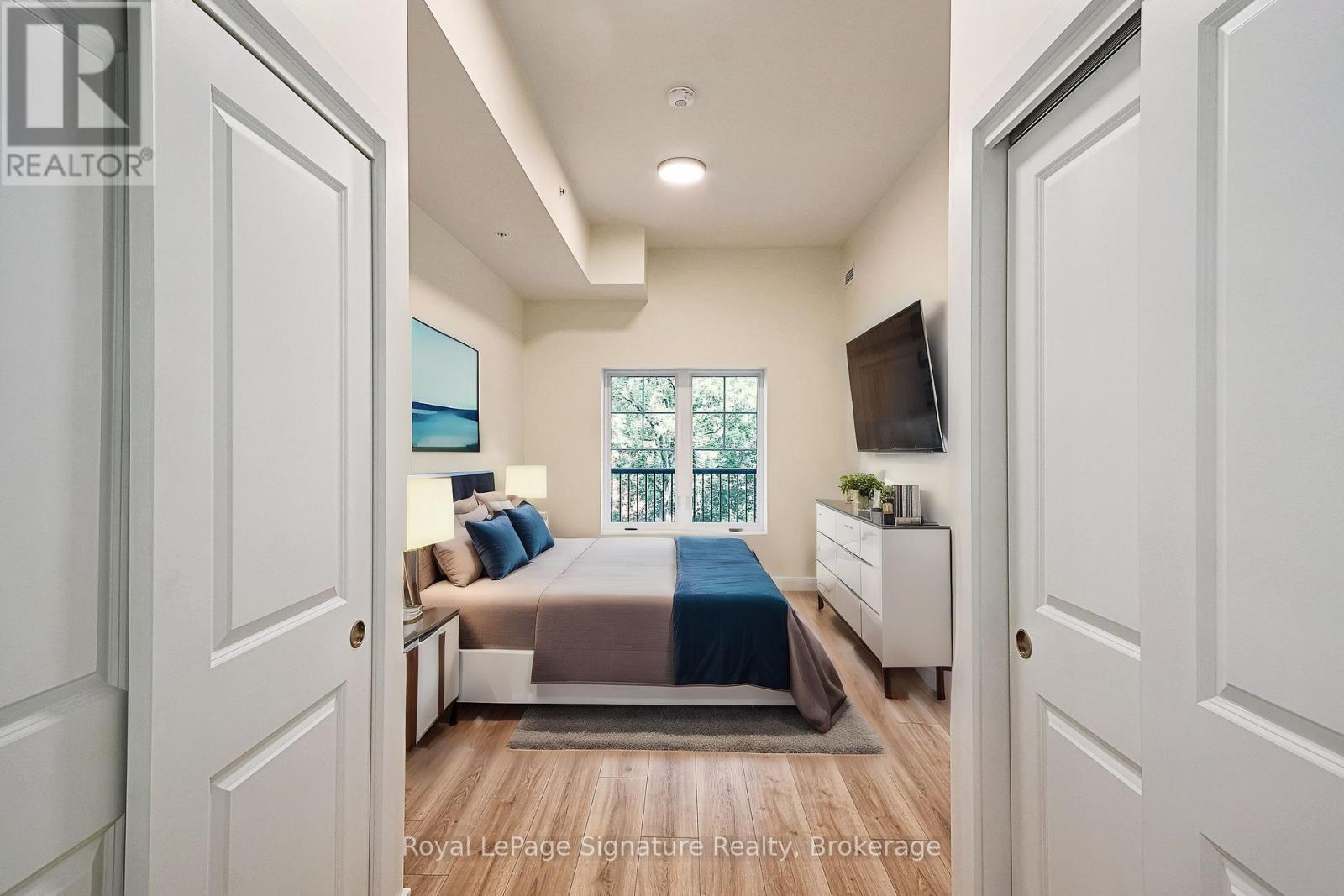 












208 - 121 MARY STREET

,
Clearview (Creemore),




Ontario
L0M1G0

