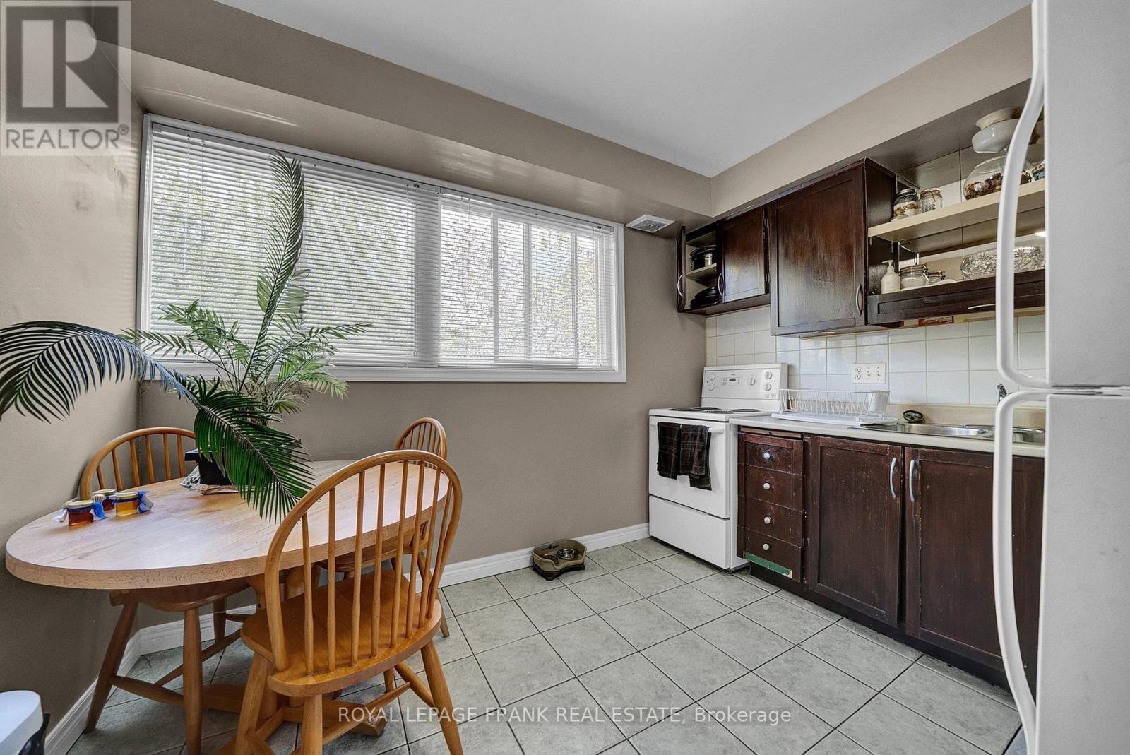 












377 LINDEN STREET

,
Oshawa (Donevan),




Ontario
L1H6R6

