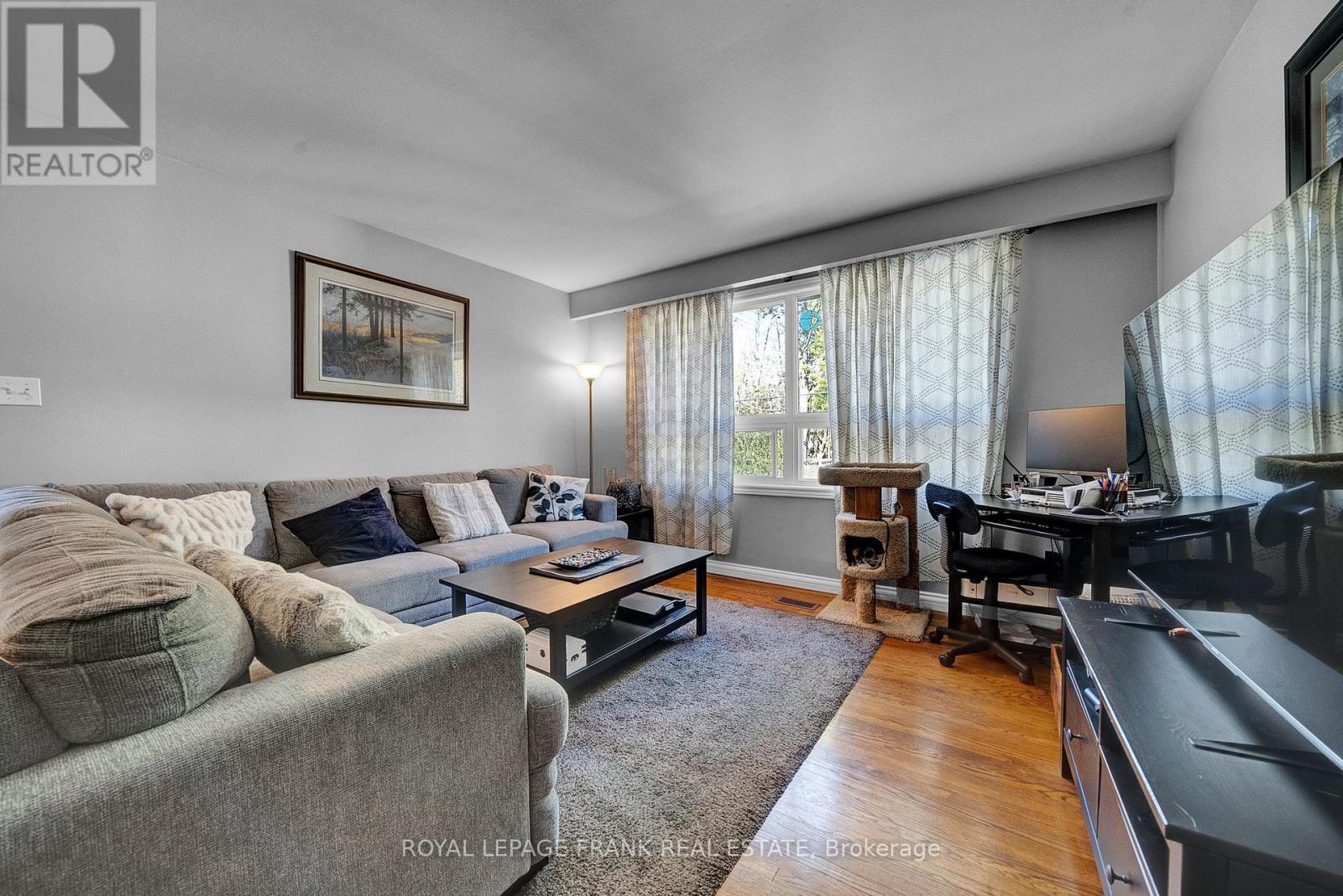 












377 LINDEN STREET

,
Oshawa (Donevan),




Ontario
L1H6R6

