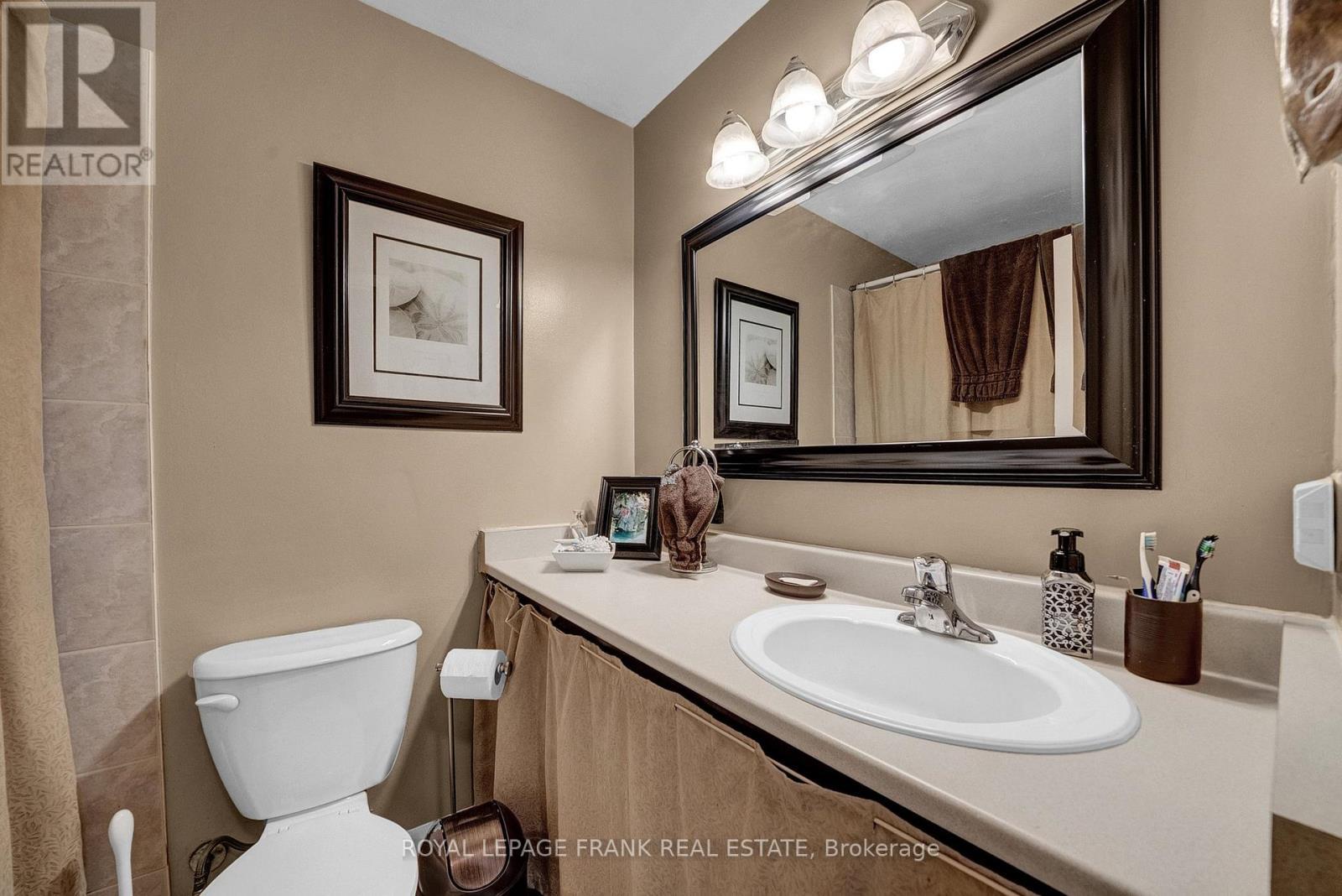 












377 LINDEN STREET

,
Oshawa (Donevan),




Ontario
L1H6R6

