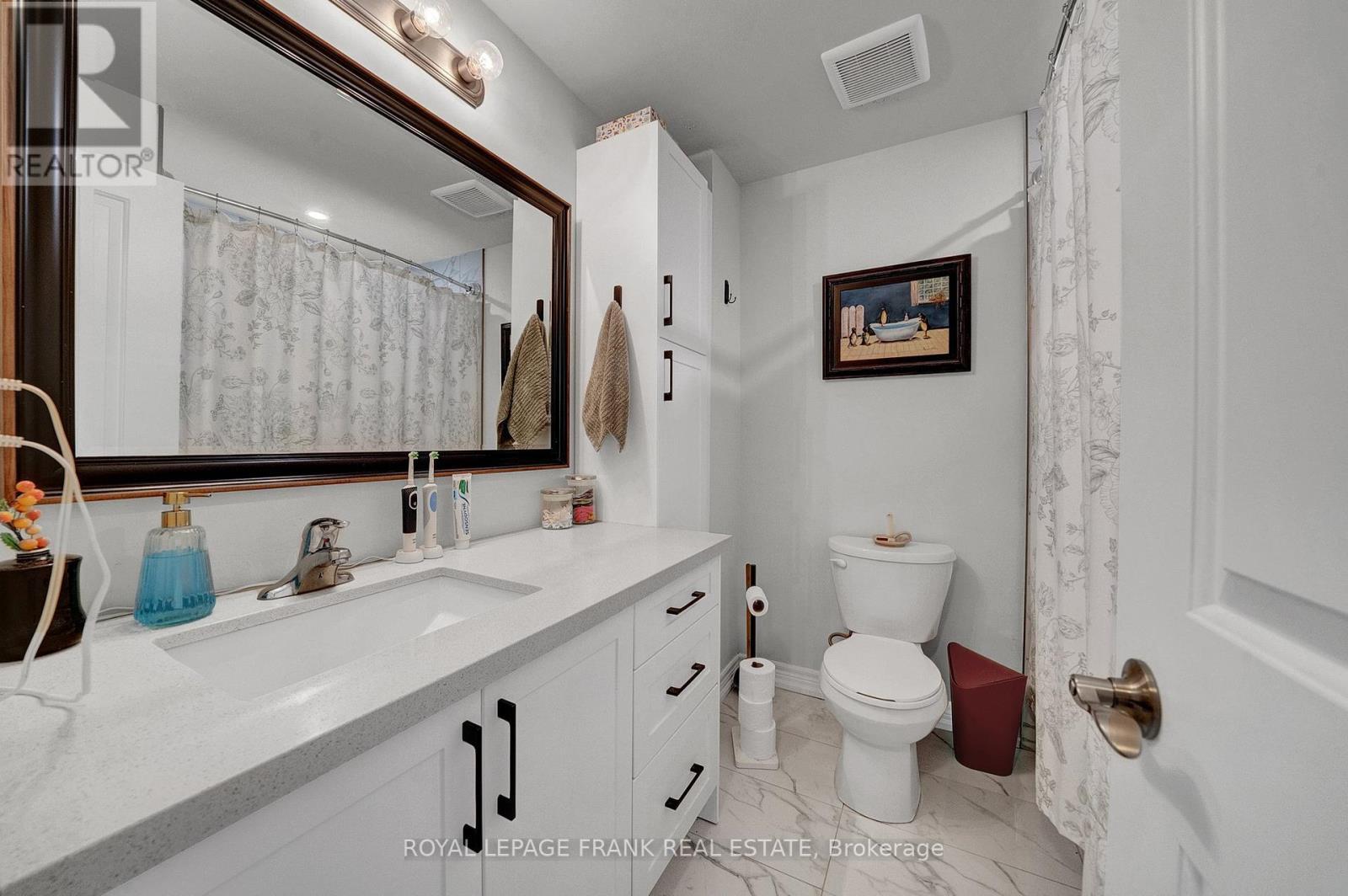 












377 LINDEN STREET

,
Oshawa (Donevan),




Ontario
L1H6R6

