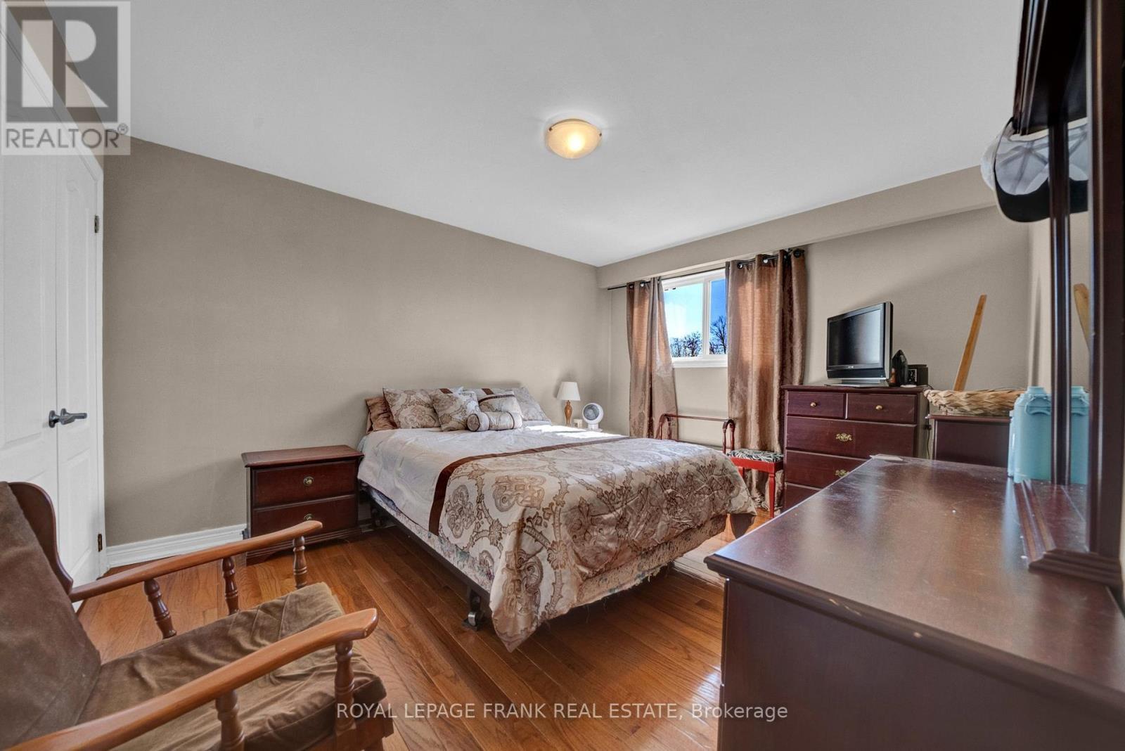 












377 LINDEN STREET

,
Oshawa (Donevan),




Ontario
L1H6R6

