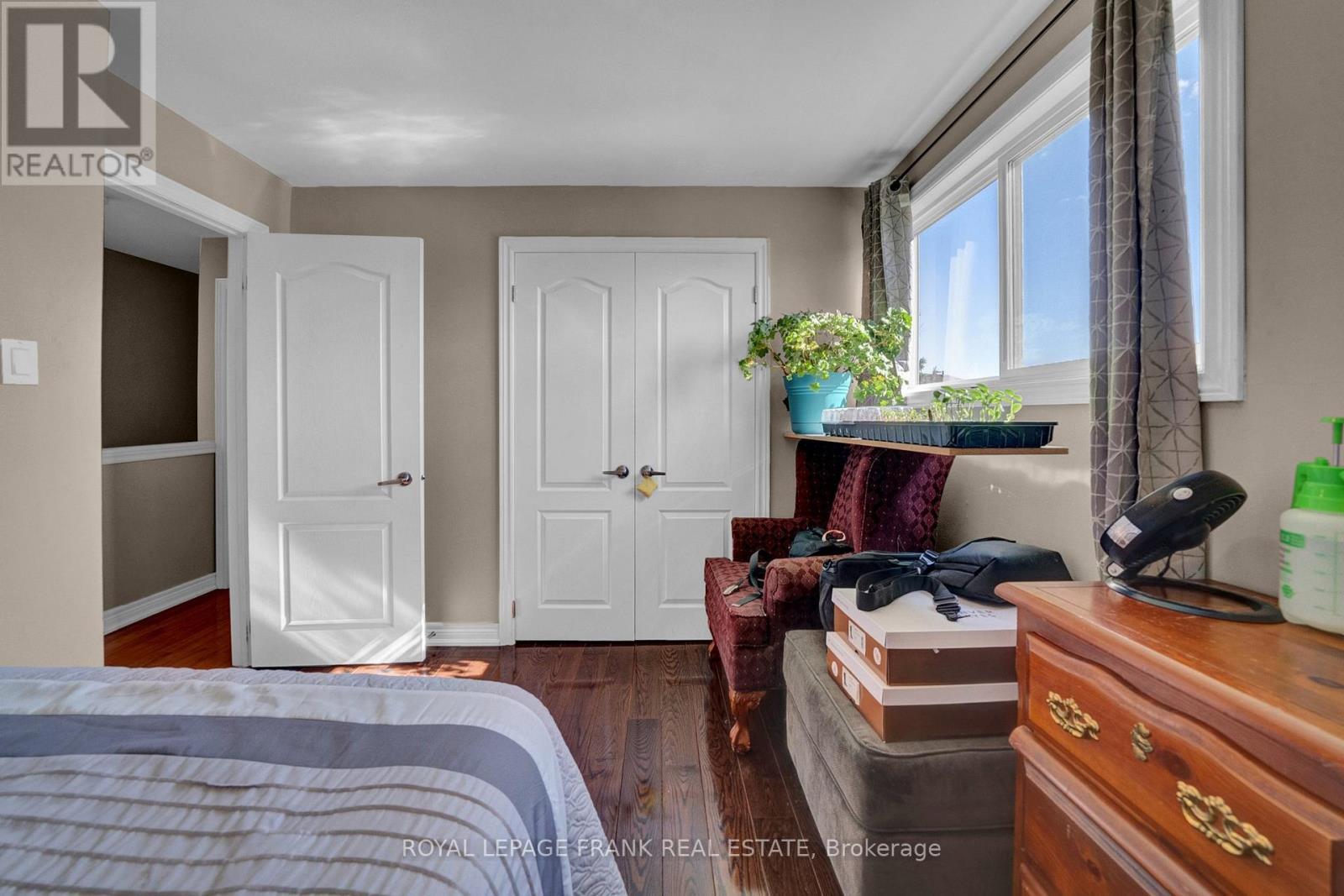 












377 LINDEN STREET

,
Oshawa (Donevan),




Ontario
L1H6R6

