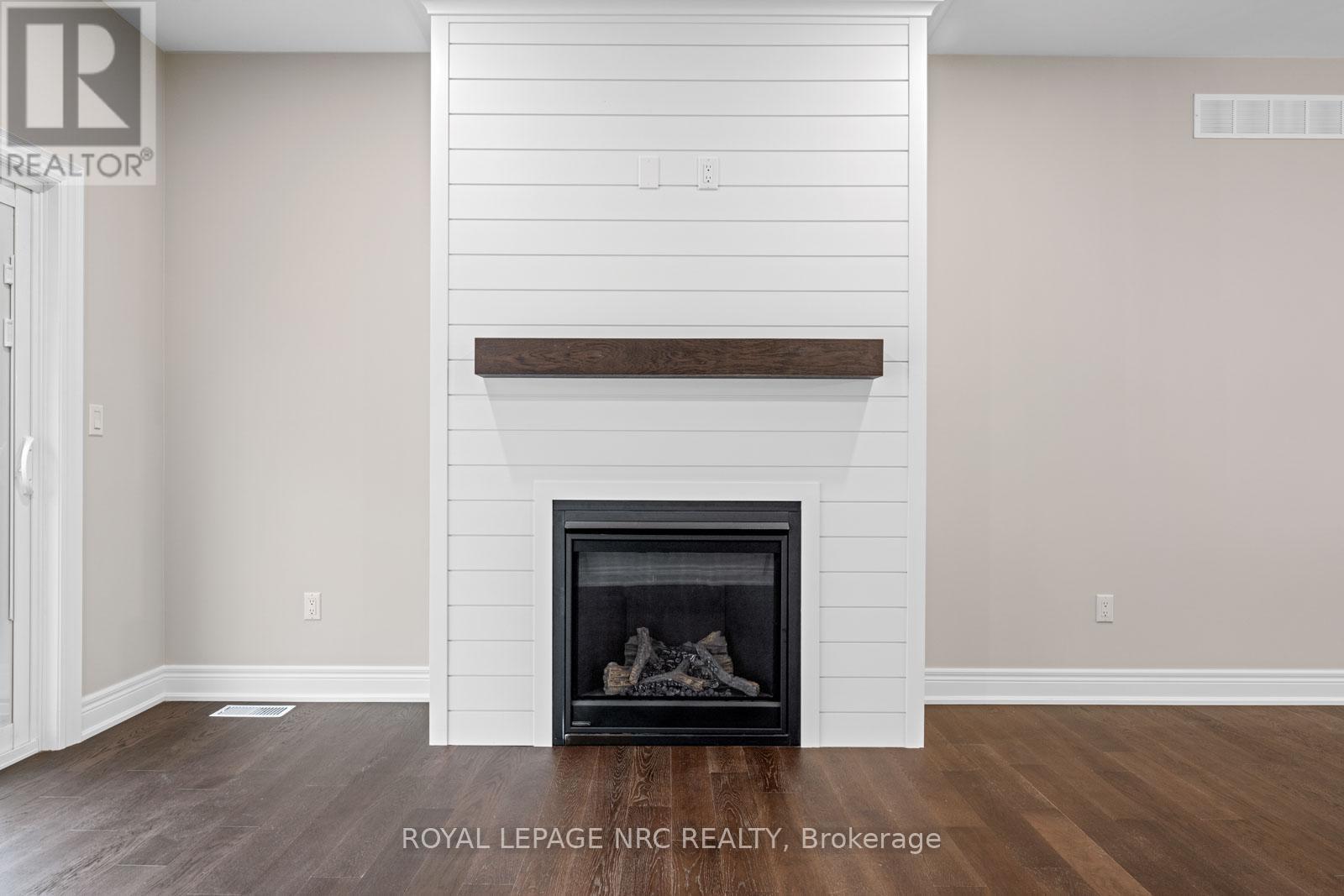 












734 CLARENCE STREET

,
Port Colborne (Sugarloaf),




Ontario
L3K0A8


