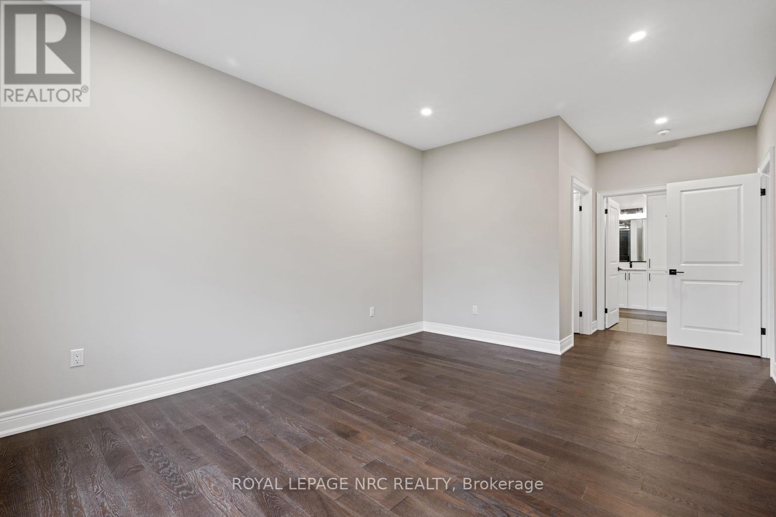 












734 CLARENCE STREET

,
Port Colborne (Sugarloaf),




Ontario
L3K0A8

