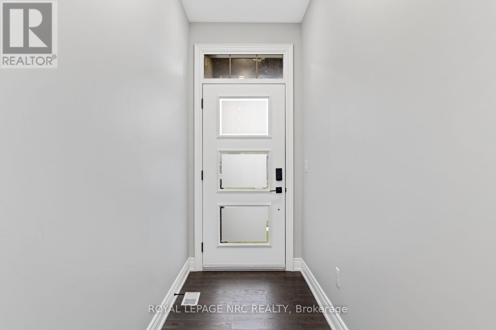 












734 CLARENCE STREET

,
Port Colborne (Sugarloaf),




Ontario
L3K0A8


