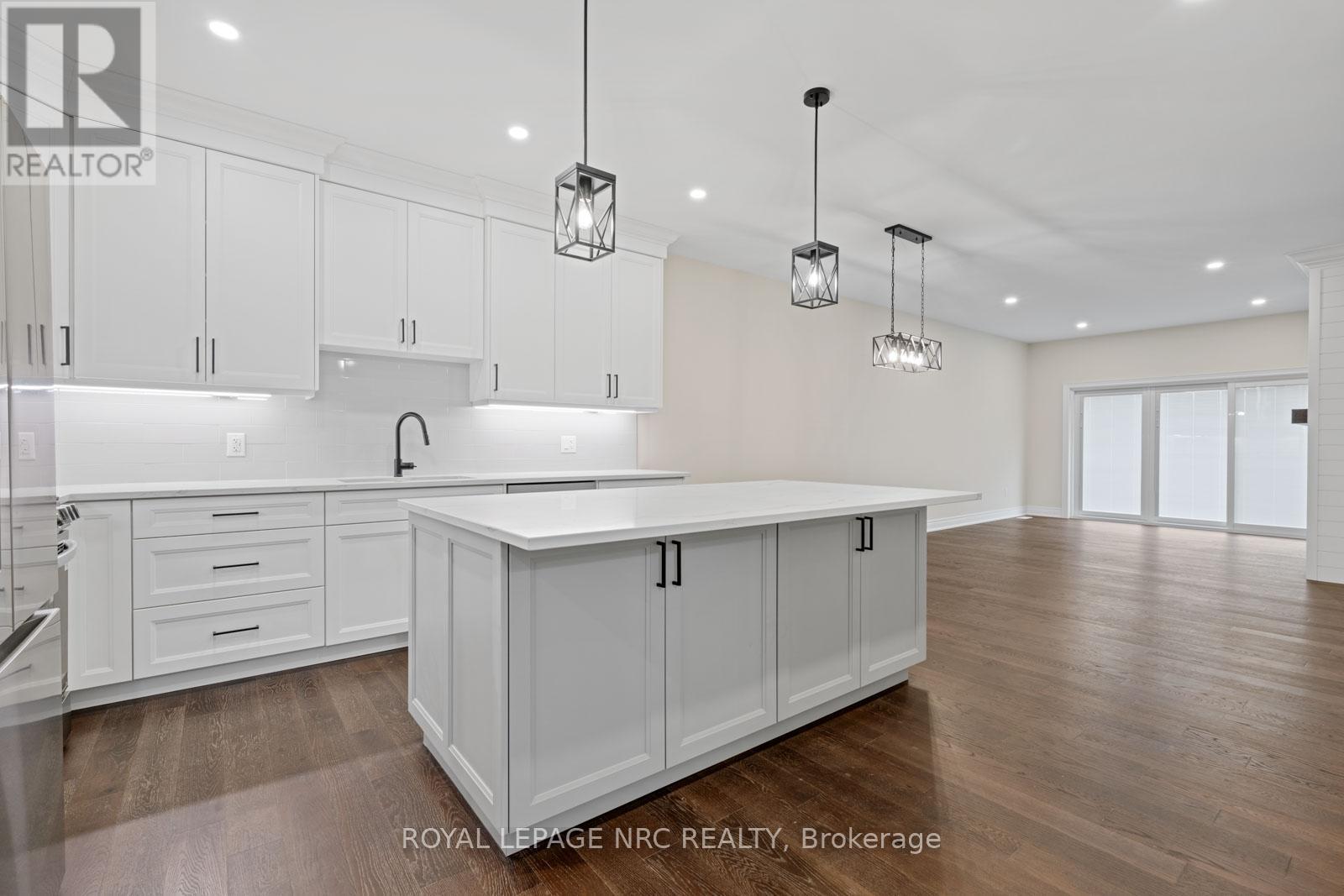 












734 CLARENCE STREET

,
Port Colborne (Sugarloaf),




Ontario
L3K0A8

