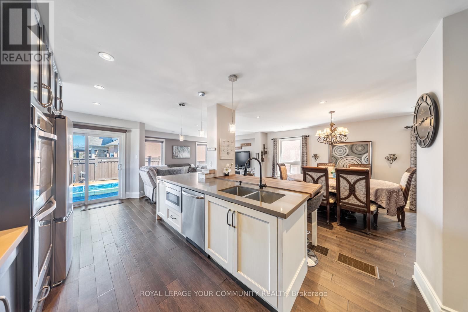 












68 GOYO GATE

,
Vaughan,




Ontario
L6A3T3

