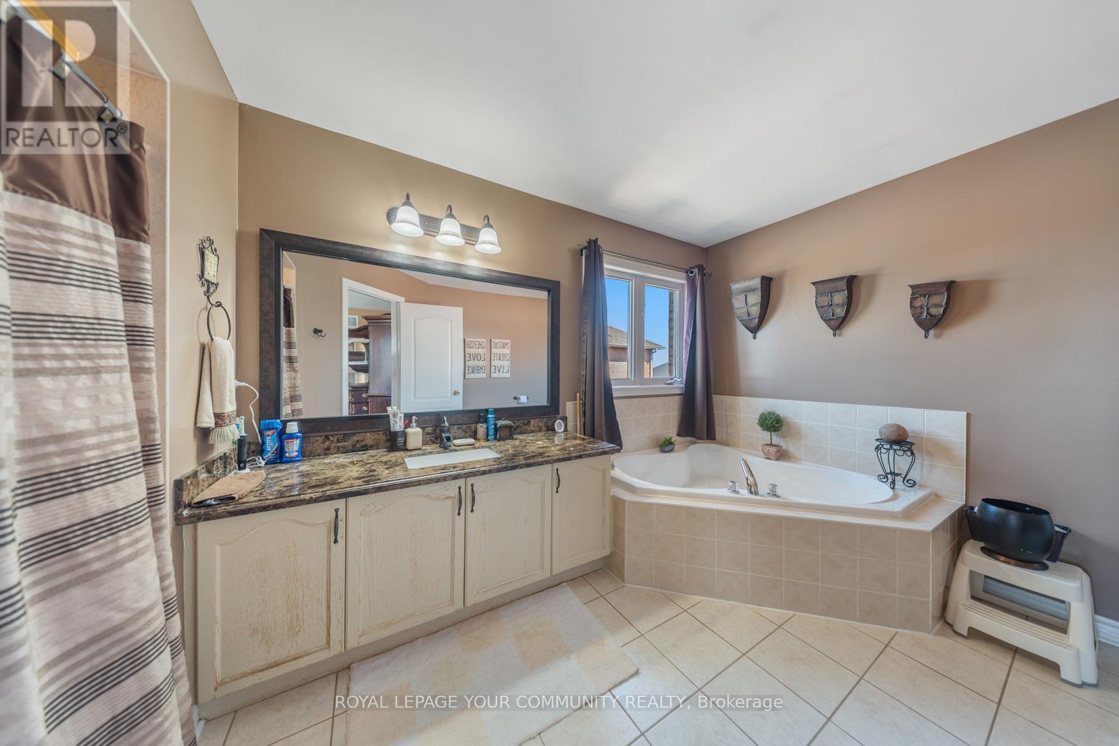 












68 GOYO GATE

,
Vaughan,




Ontario
L6A3T3

