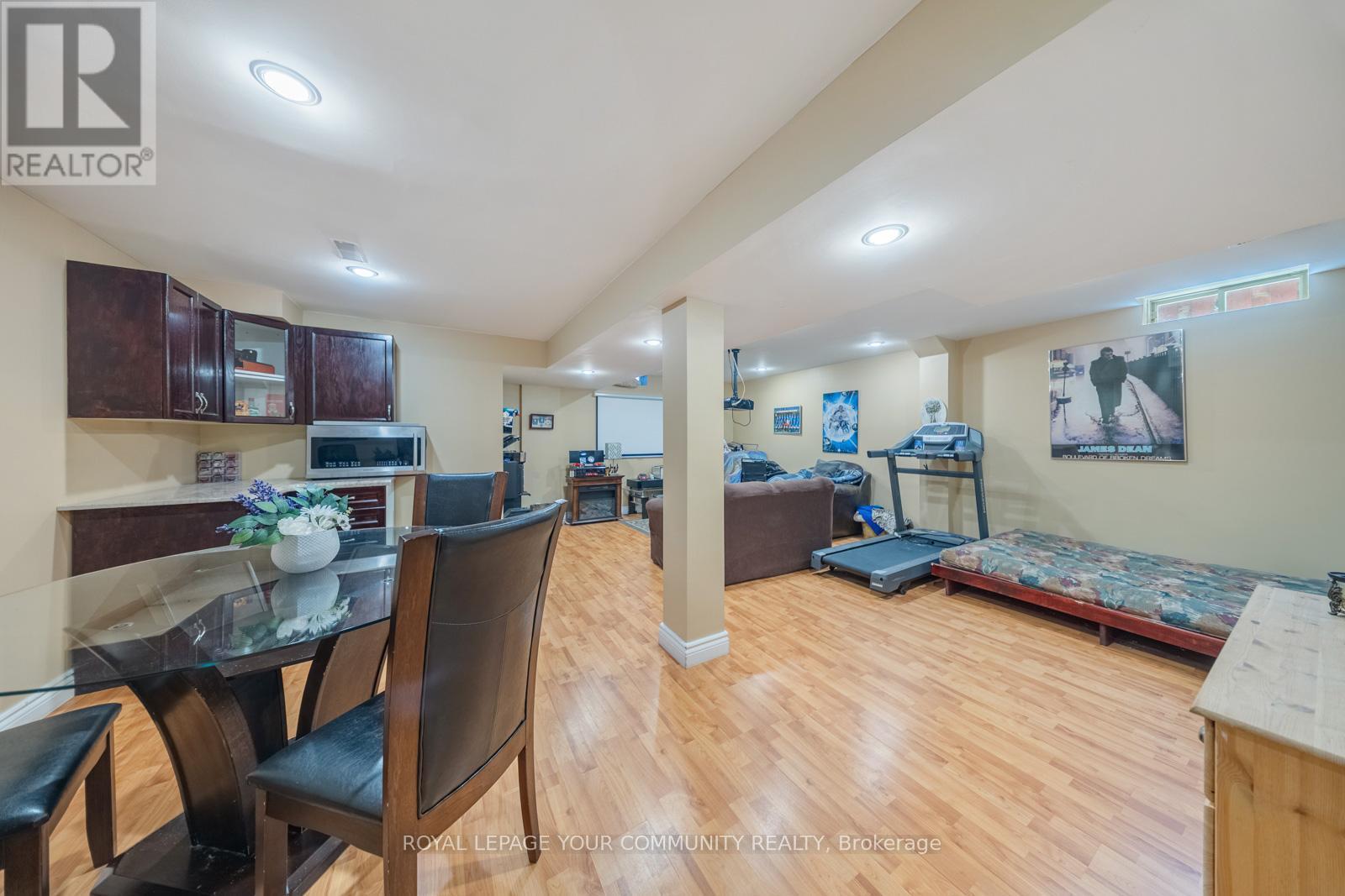 












68 GOYO GATE

,
Vaughan,




Ontario
L6A3T3

