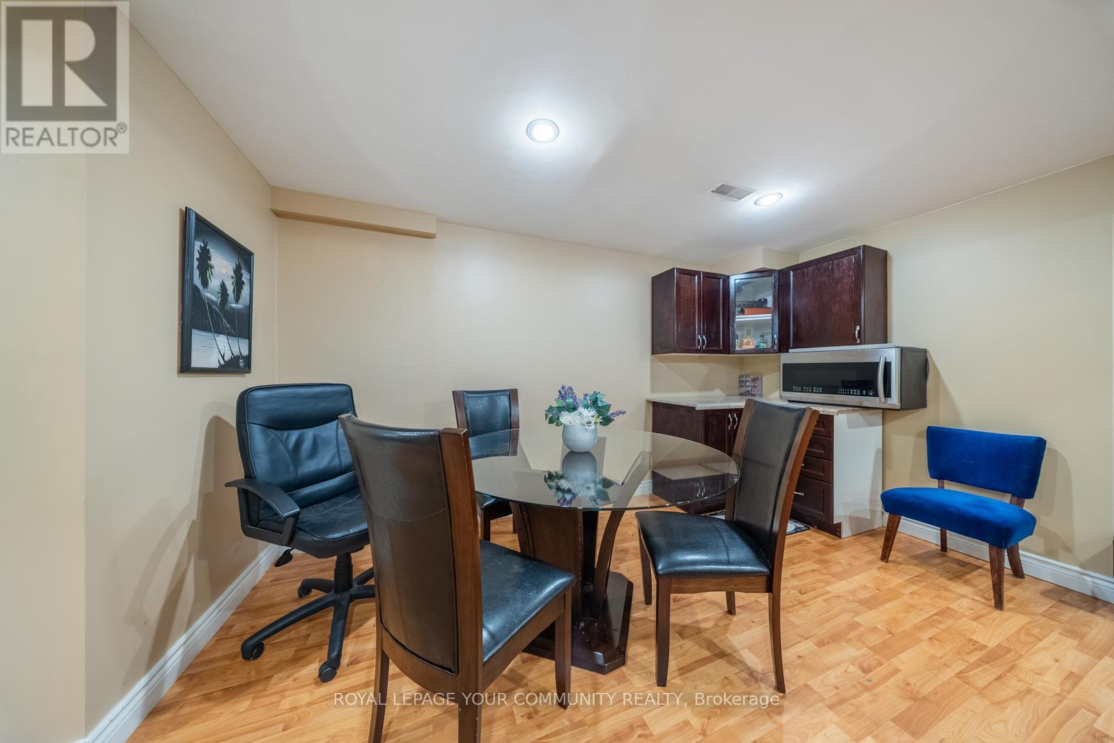 












68 GOYO GATE

,
Vaughan,




Ontario
L6A3T3

