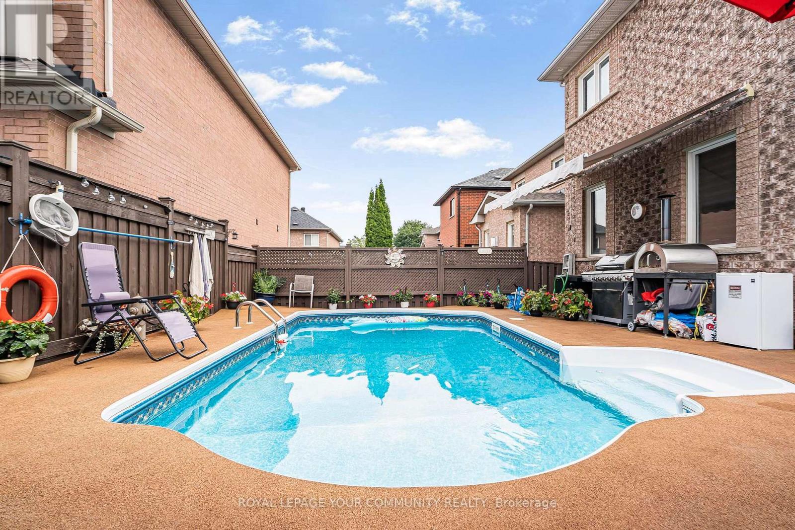 












68 GOYO GATE

,
Vaughan,




Ontario
L6A3T3

