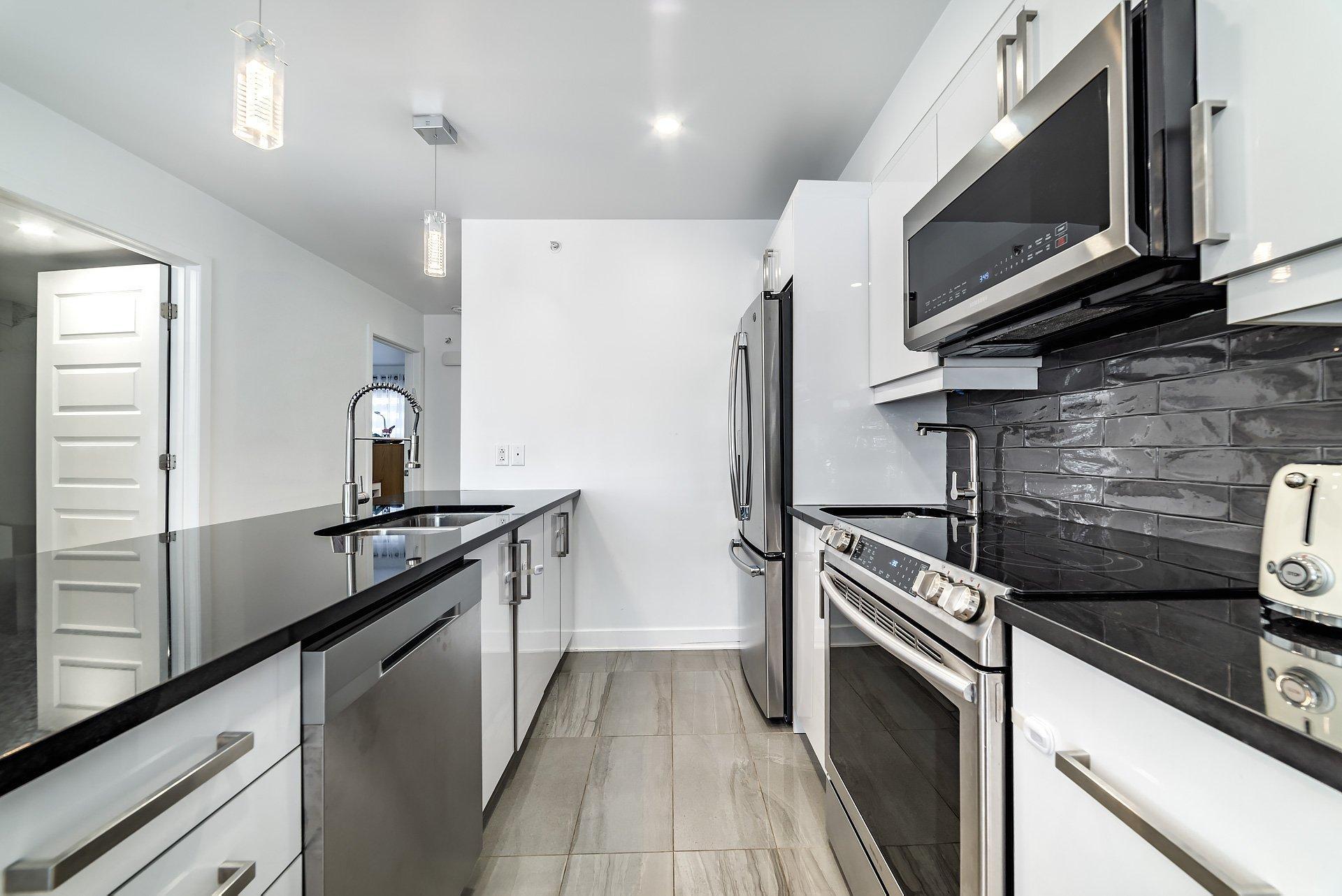 









7373A


Ch. Kildare

,
Côte-Saint-Luc,




QC
H4W0B8

