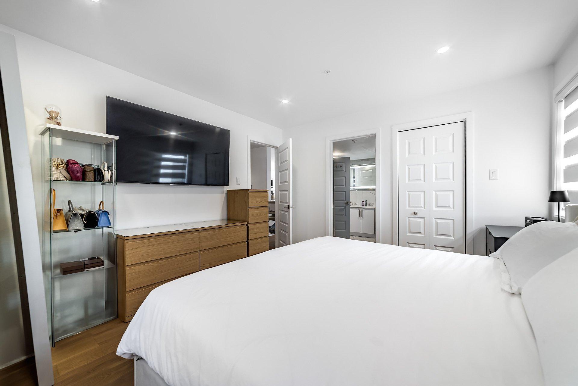 









7373A


Ch. Kildare

,
Côte-Saint-Luc,




QC
H4W0B8

