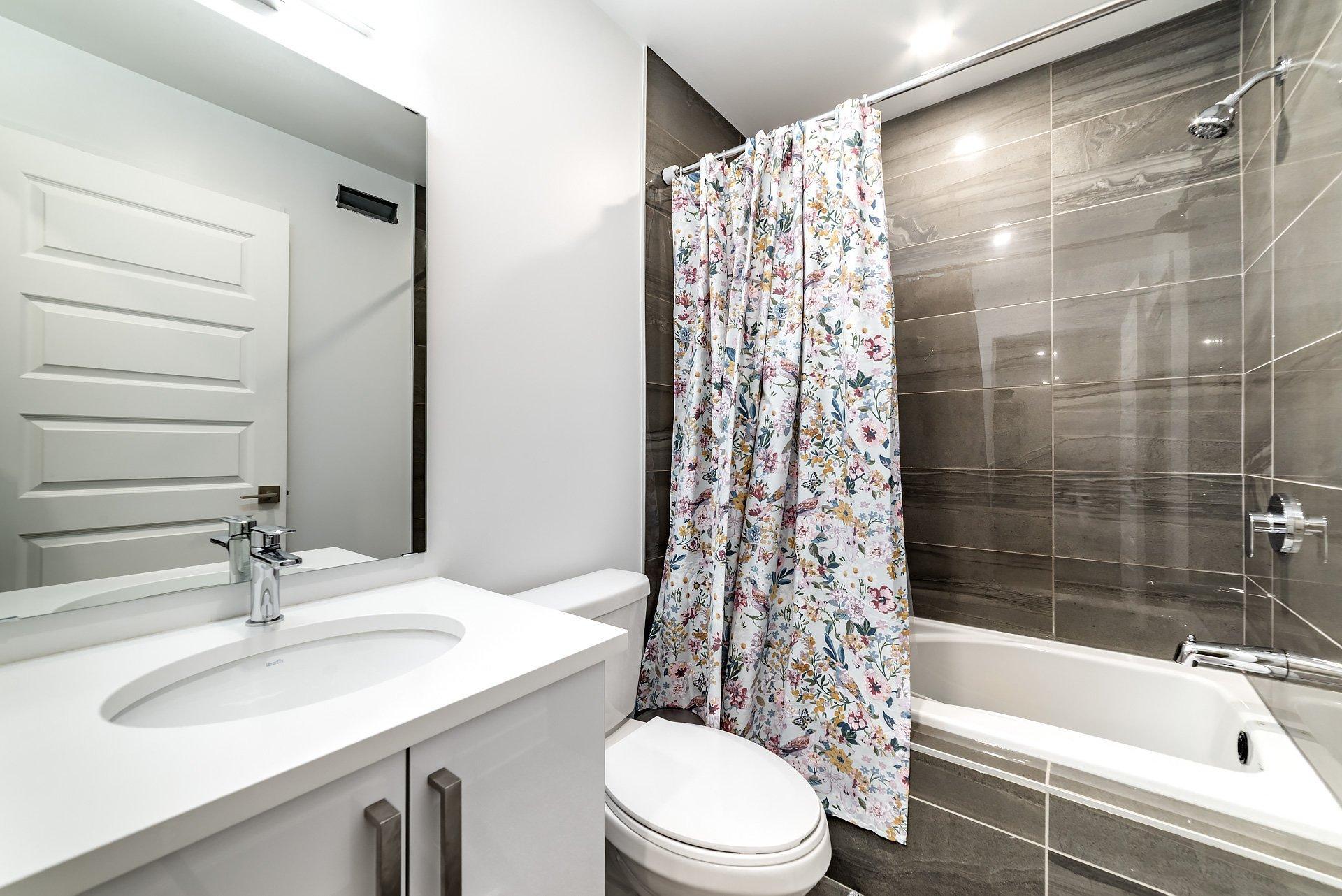 









7373A


Ch. Kildare

,
Côte-Saint-Luc,




QC
H4W0B8

