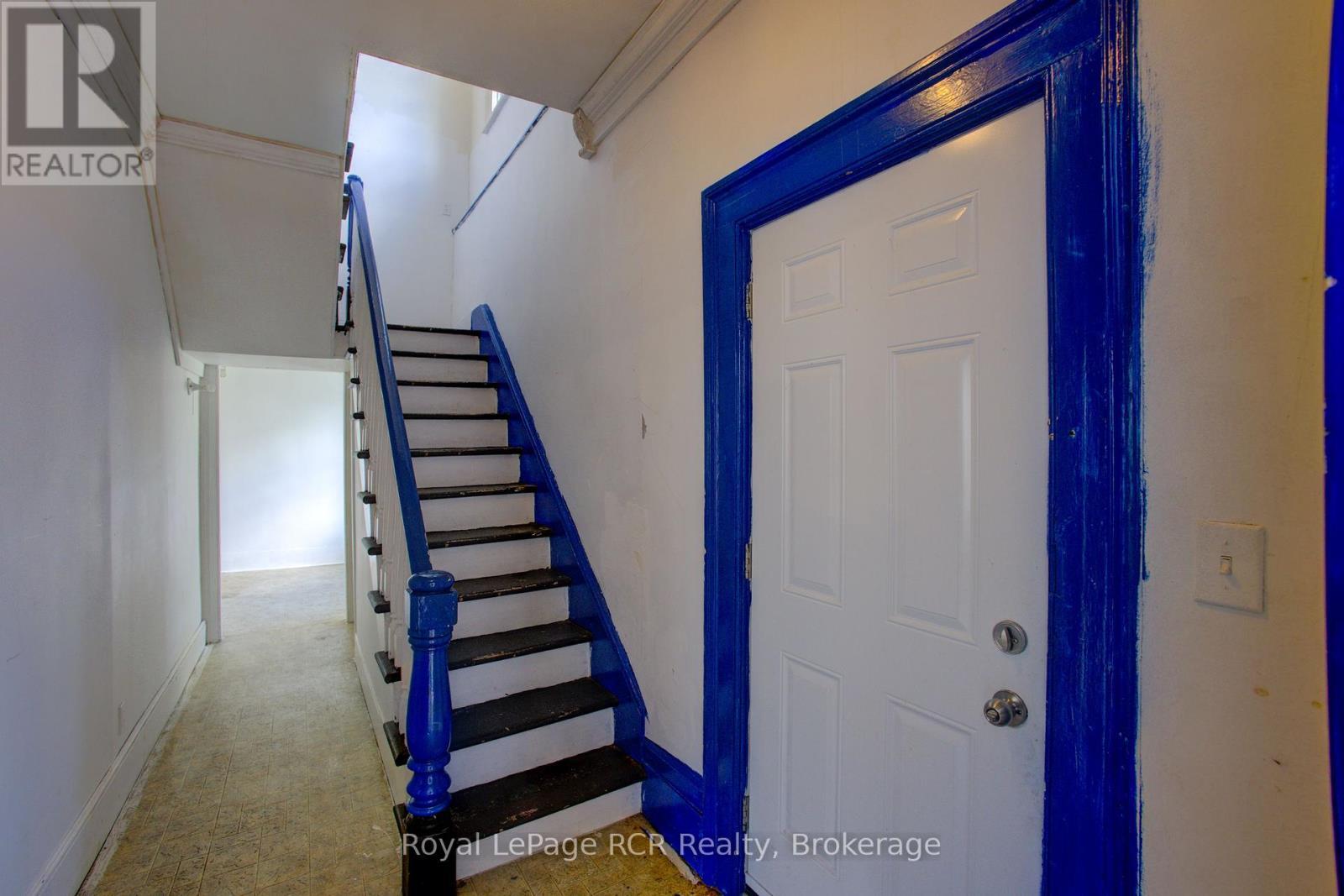 












221 GEORGE STREET

,
Wellington North (Arthur),




Ontario
N0G1A0

