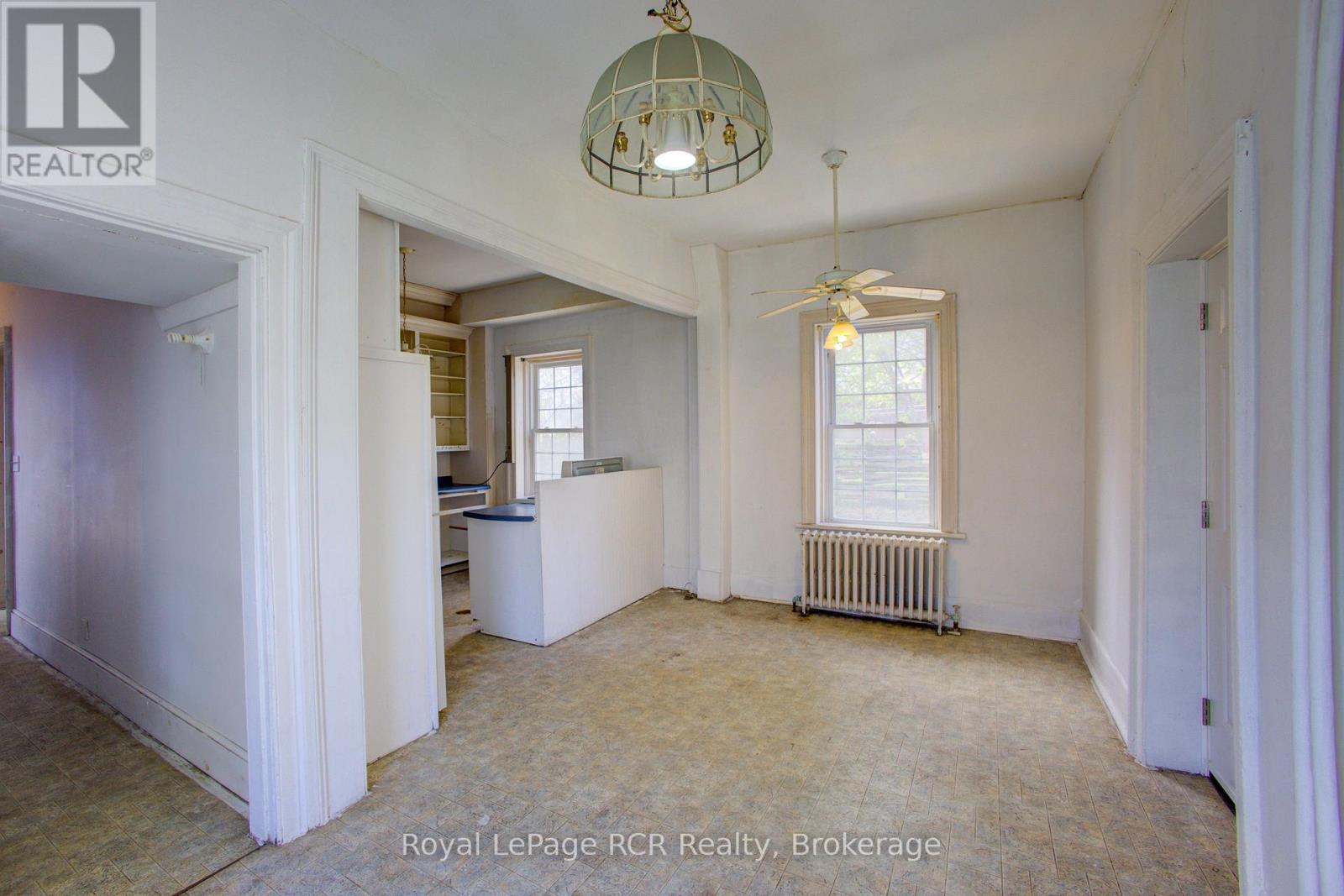 












221 GEORGE STREET

,
Wellington North (Arthur),




Ontario
N0G1A0

