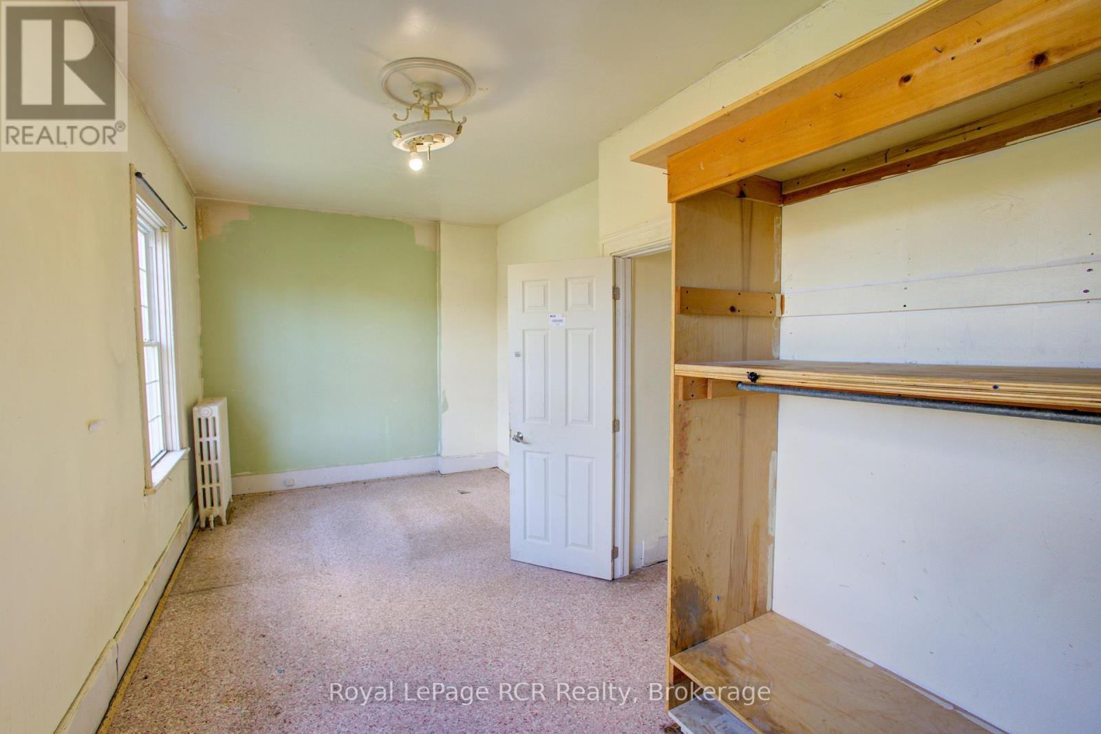 












221 GEORGE STREET

,
Wellington North (Arthur),




Ontario
N0G1A0

