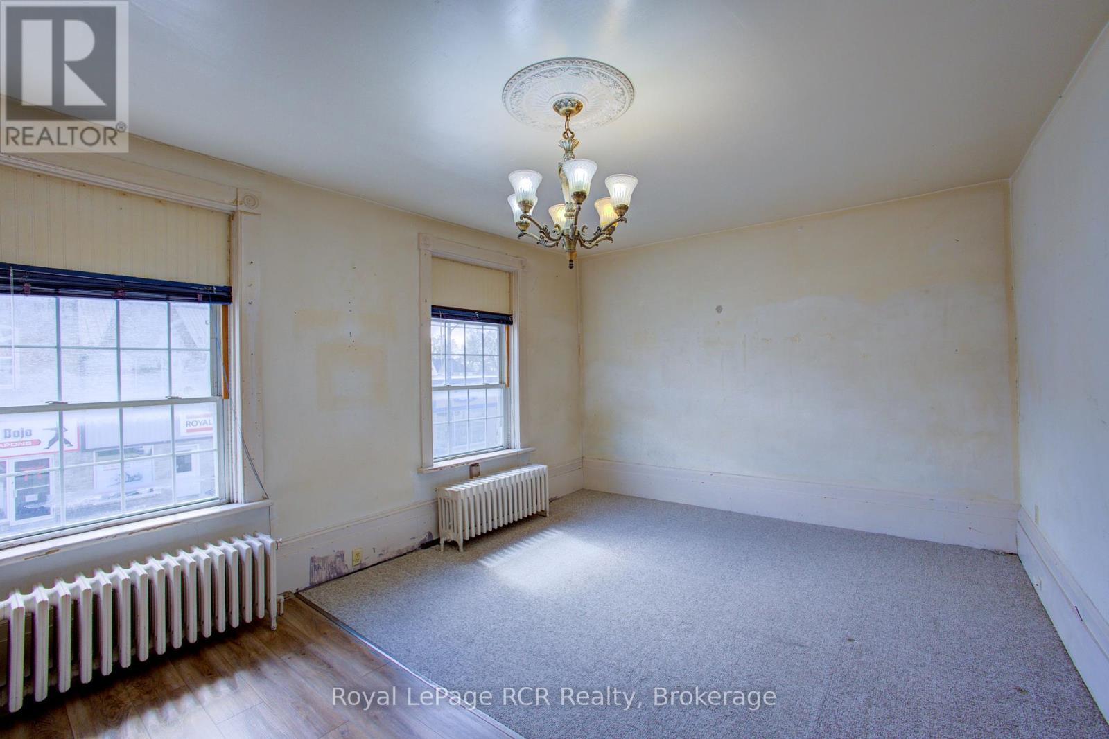 












221 GEORGE STREET

,
Wellington North (Arthur),




Ontario
N0G1A0

