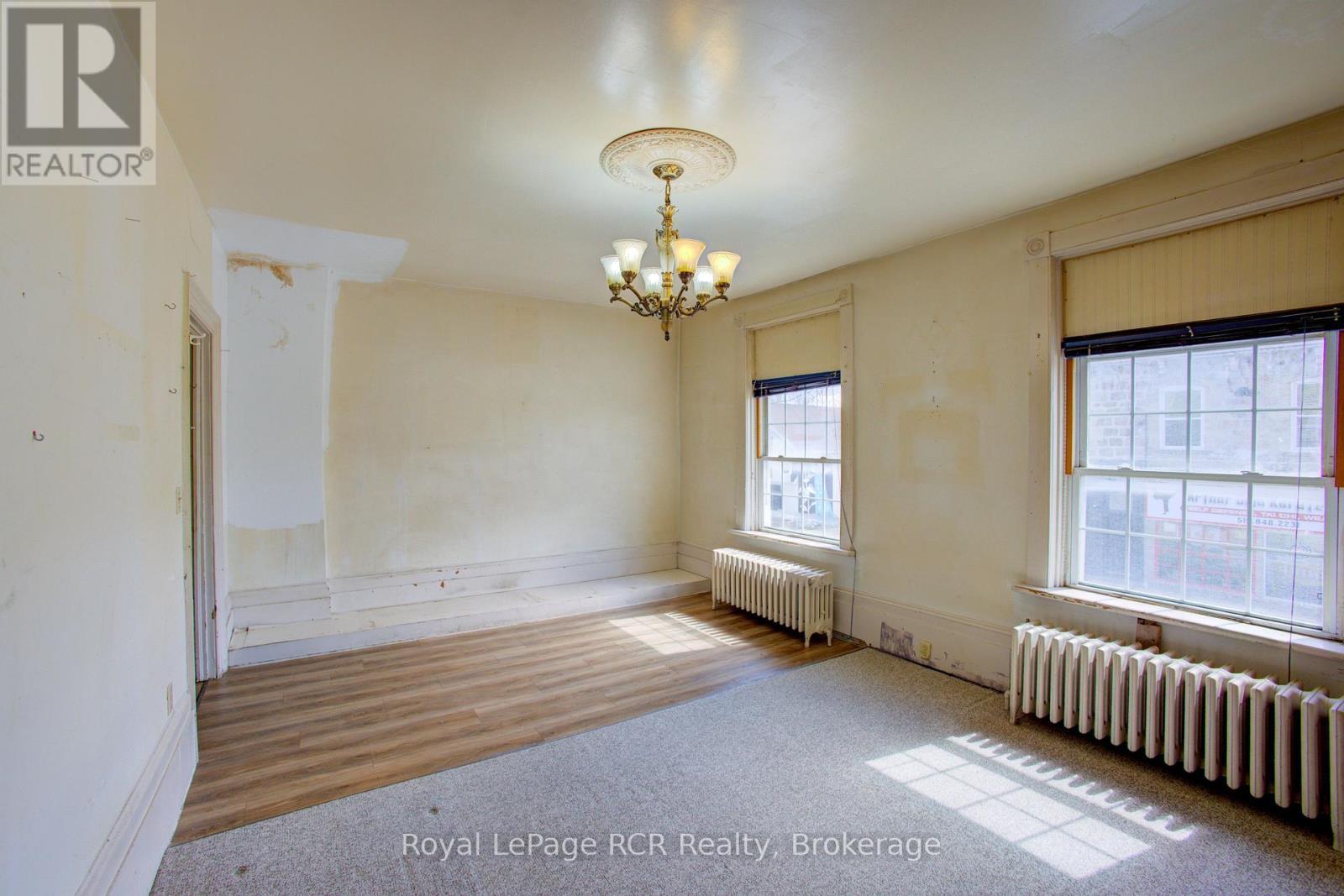 












221 GEORGE STREET

,
Wellington North (Arthur),




Ontario
N0G1A0

