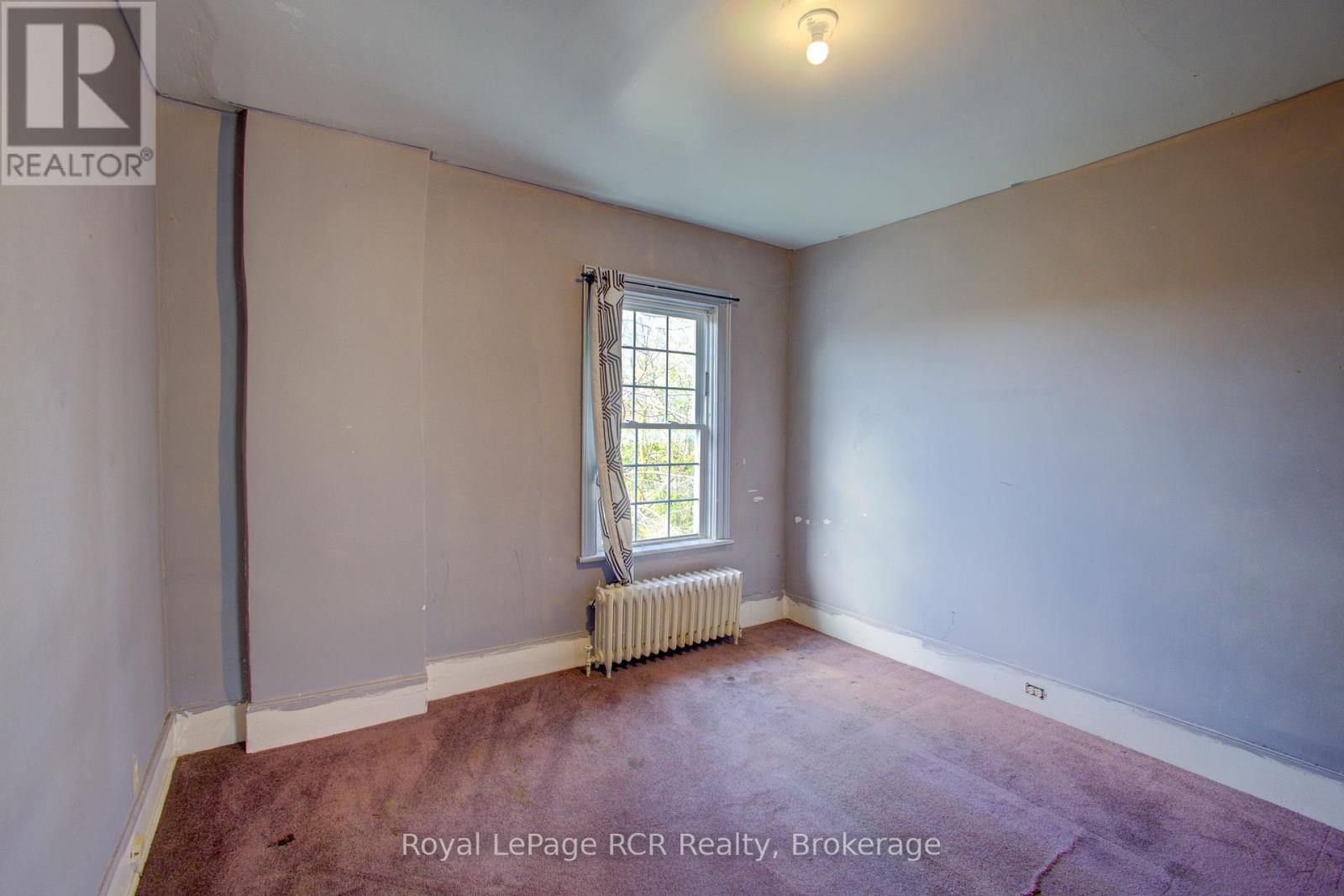 












221 GEORGE STREET

,
Wellington North (Arthur),




Ontario
N0G1A0

