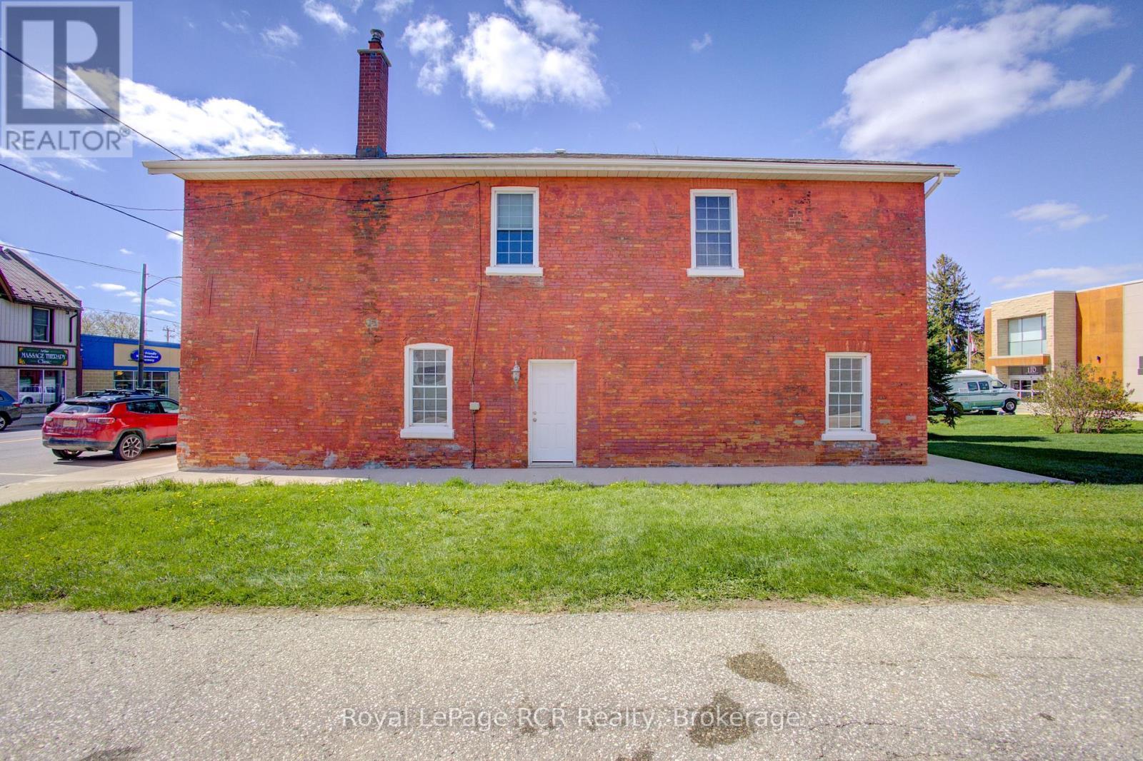 












221 GEORGE STREET

,
Wellington North (Arthur),




Ontario
N0G1A0

