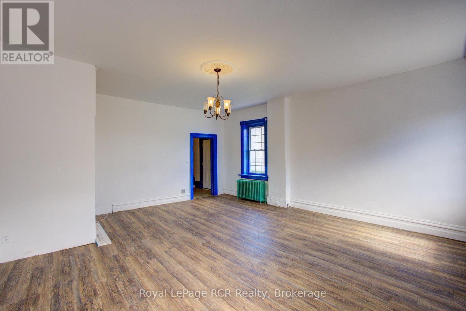 












221 GEORGE STREET

,
Wellington North (Arthur),




Ontario
N0G1A0

