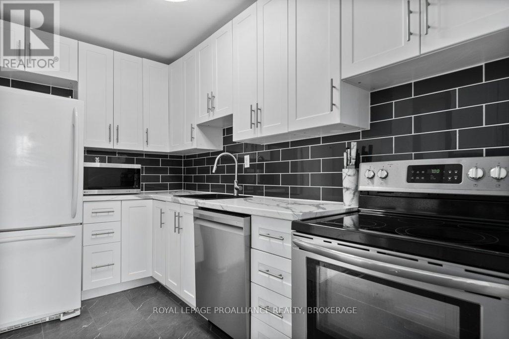 












66 - 848 DATZELL LANE

,
Kingston (South of Taylor-Kidd Blvd),




Ontario
K7M7P8

