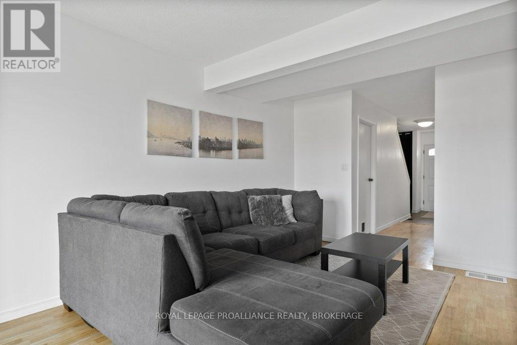 












66 - 848 DATZELL LANE

,
Kingston (South of Taylor-Kidd Blvd),




Ontario
K7M7P8


