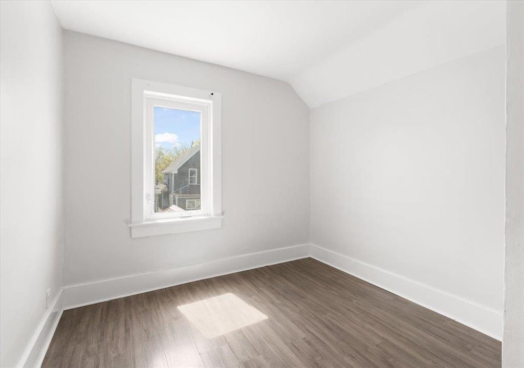 












1565 Ross Avenue

,
Winnipeg,




Manitoba
R3E1E2

