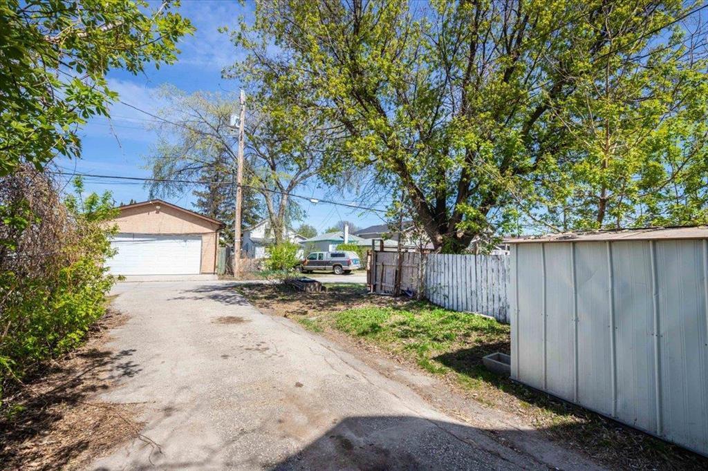 












1565 Ross Avenue

,
Winnipeg,




Manitoba
R3E1E2


