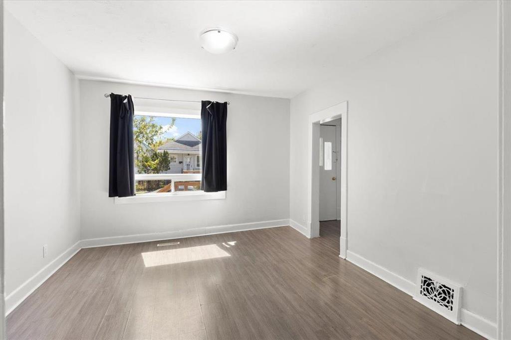 












1565 Ross Avenue

,
Winnipeg,




Manitoba
R3E1E2

