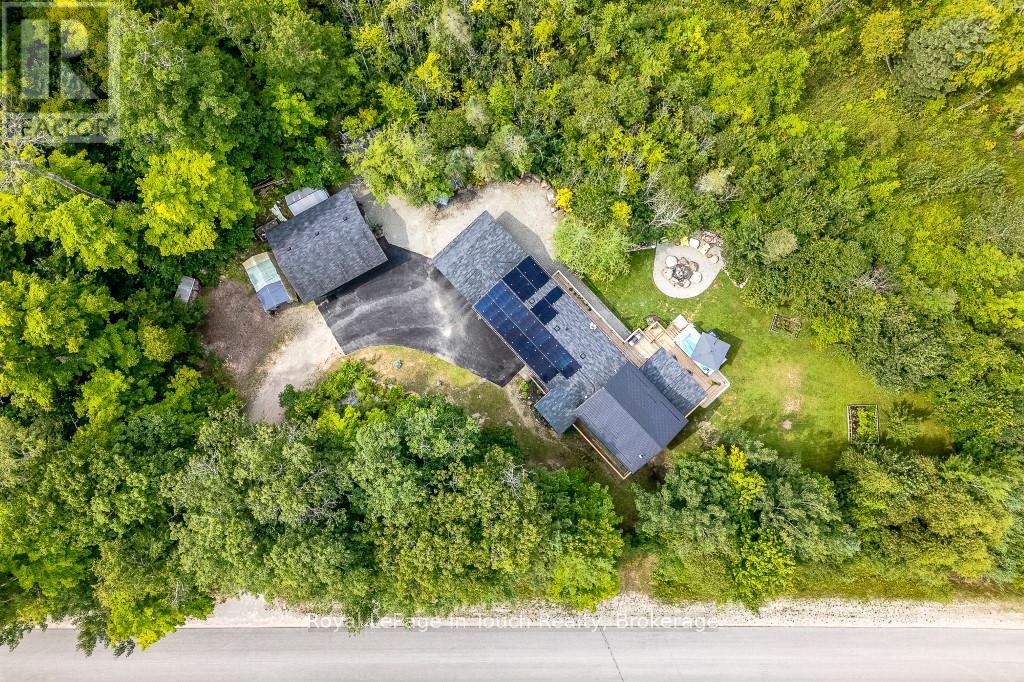 












36 MEADOWS AVENUE

,
Tay,




Ontario
L0K2C0

