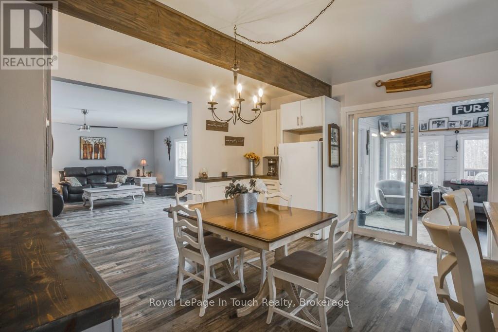 












36 MEADOWS AVENUE

,
Tay,




Ontario
L0K2C0

