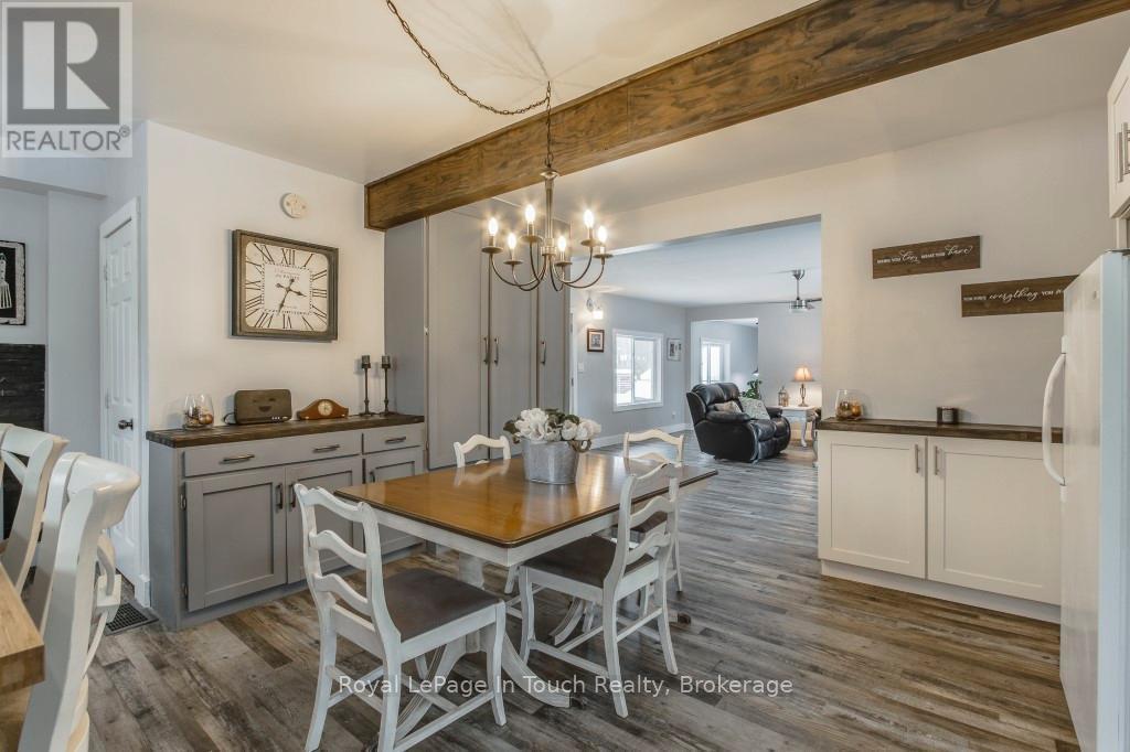 












36 MEADOWS AVENUE

,
Tay,




Ontario
L0K2C0

