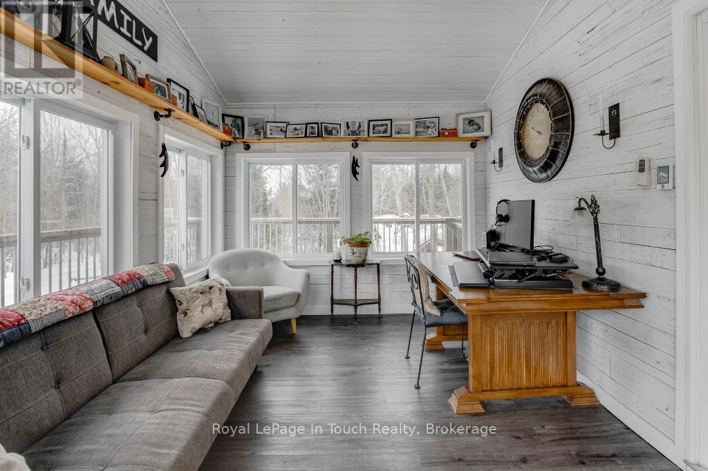 












36 MEADOWS AVENUE

,
Tay,




Ontario
L0K2C0

