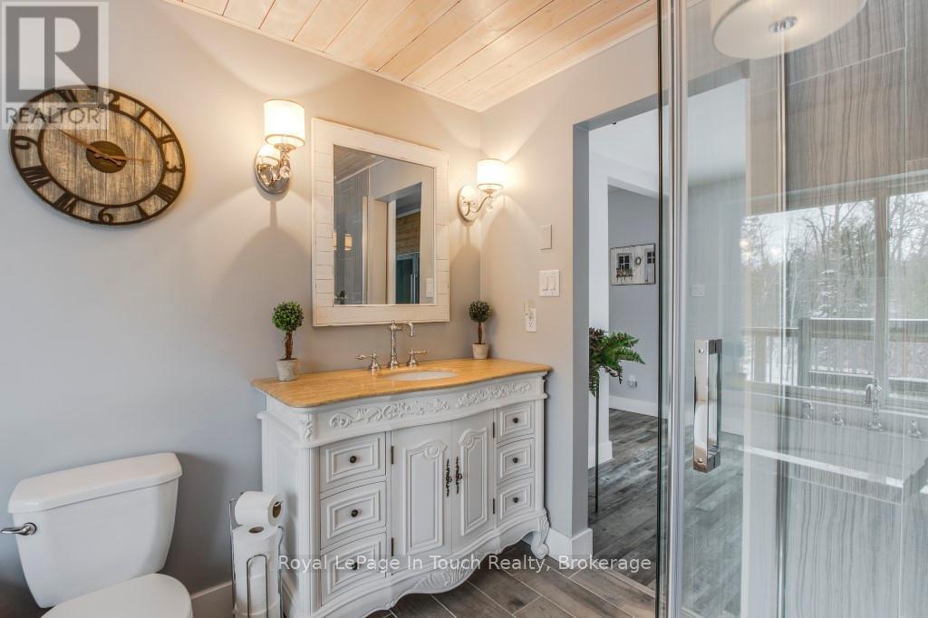 












36 MEADOWS AVENUE

,
Tay,




Ontario
L0K2C0


