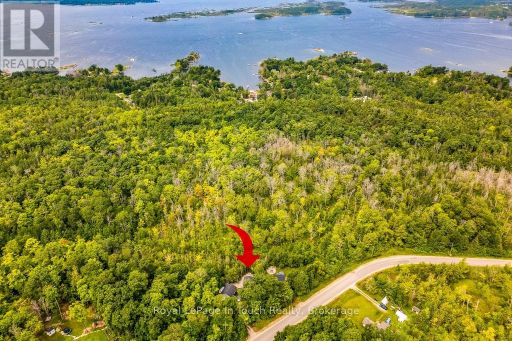 












36 MEADOWS AVENUE

,
Tay,




Ontario
L0K2C0

