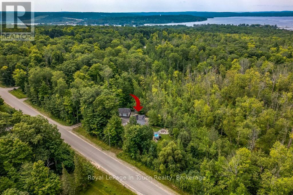 












36 MEADOWS AVENUE

,
Tay,




Ontario
L0K2C0

