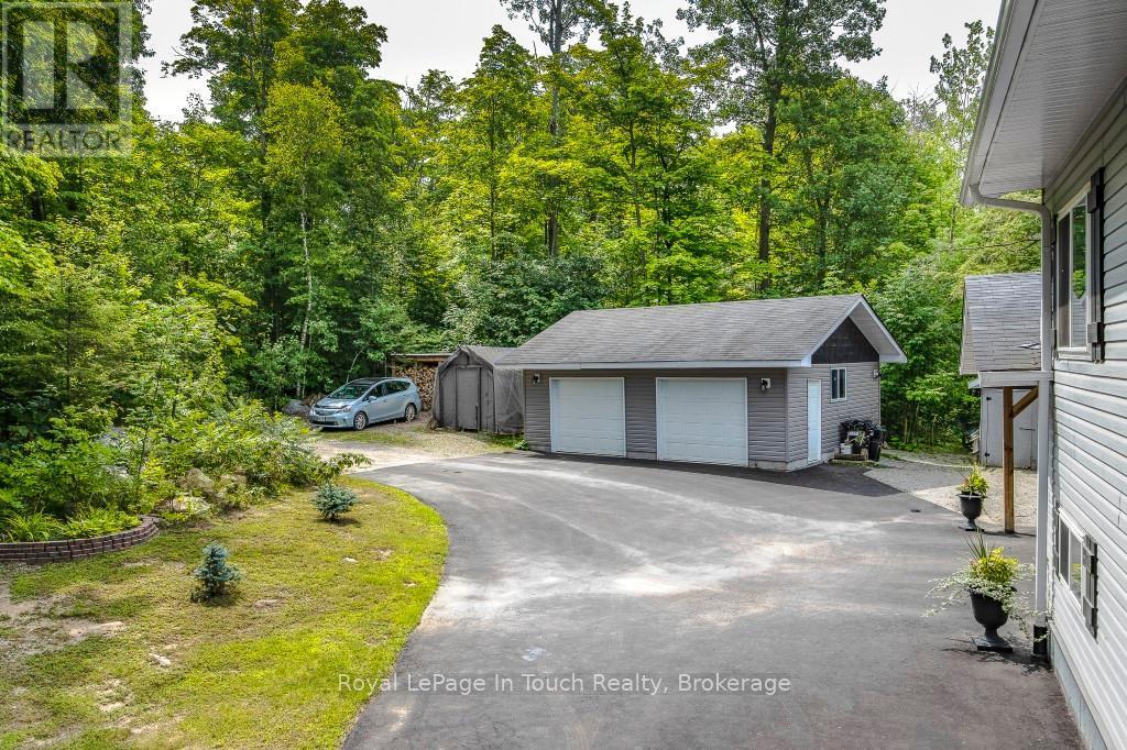 












36 MEADOWS AVENUE

,
Tay,




Ontario
L0K2C0

