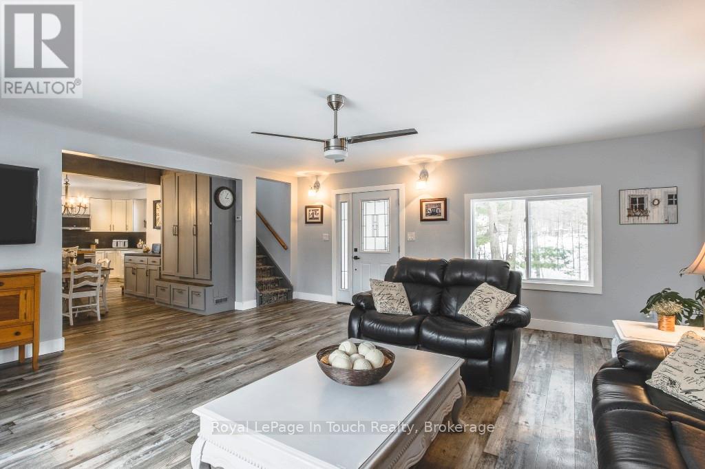 












36 MEADOWS AVENUE

,
Tay,




Ontario
L0K2C0

