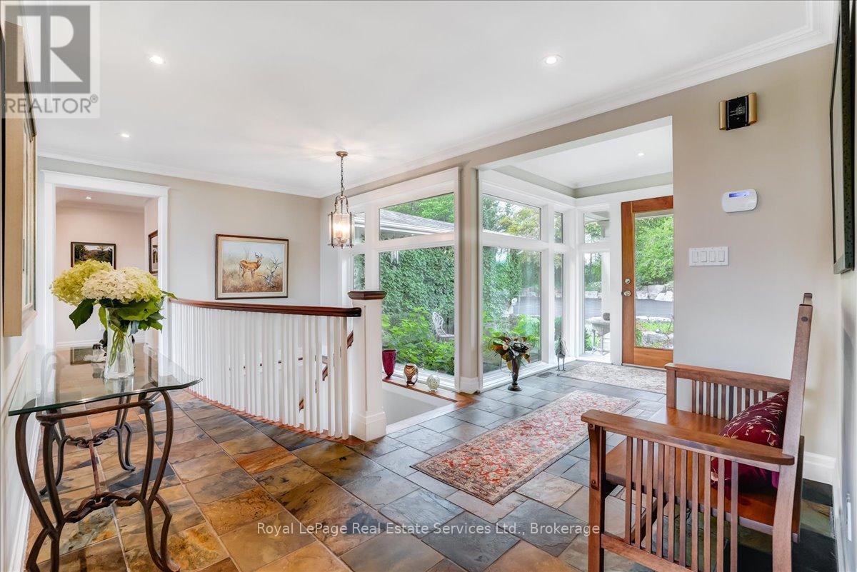 












6150 WALKERS LINE

,
Burlington,




Ontario
L7M0R3


