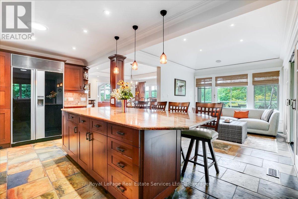 












6150 WALKERS LINE

,
Burlington,




Ontario
L7M0R3

