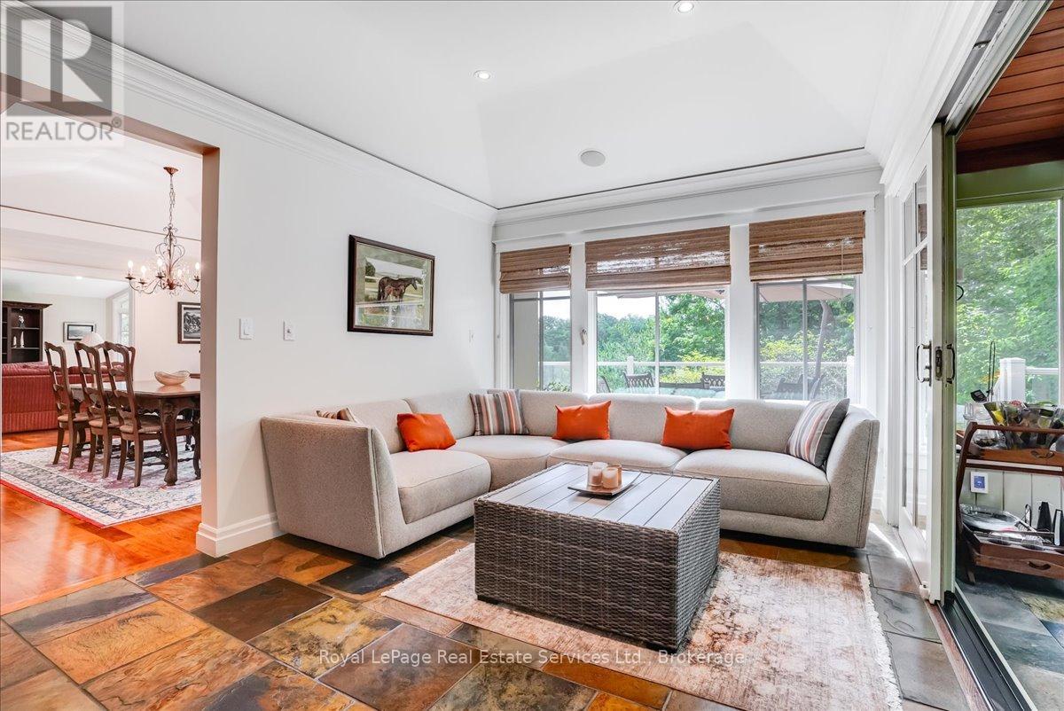 












6150 WALKERS LINE

,
Burlington,




Ontario
L7M0R3

