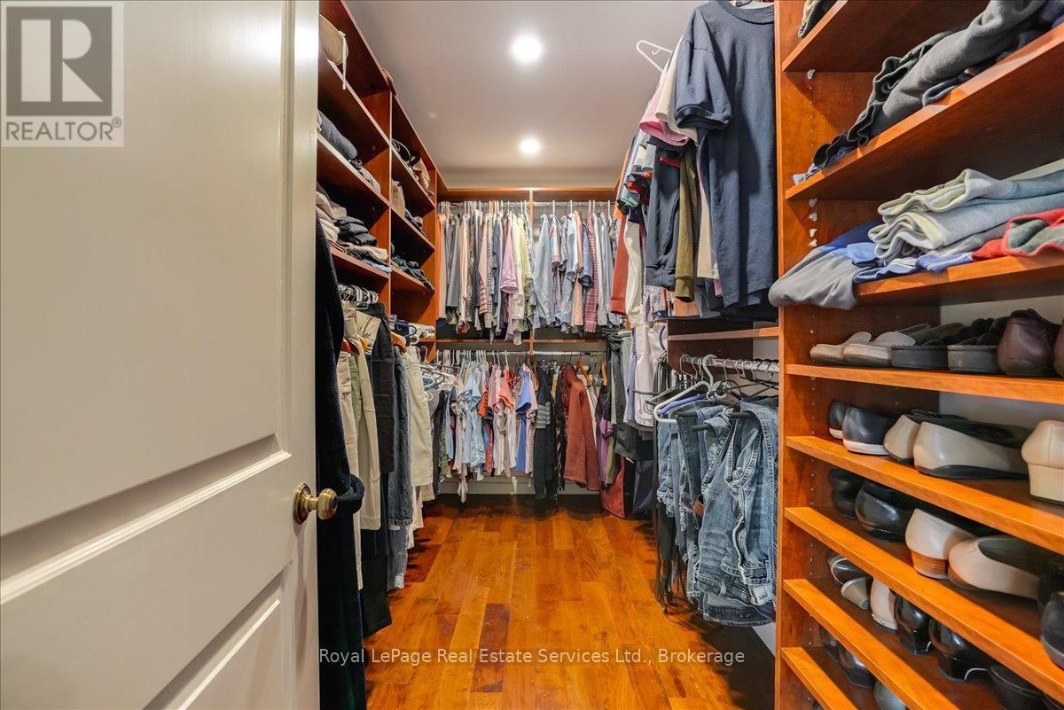 












6150 WALKERS LINE

,
Burlington,




Ontario
L7M0R3


