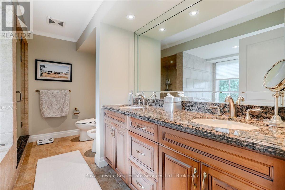 












6150 WALKERS LINE

,
Burlington,




Ontario
L7M0R3


