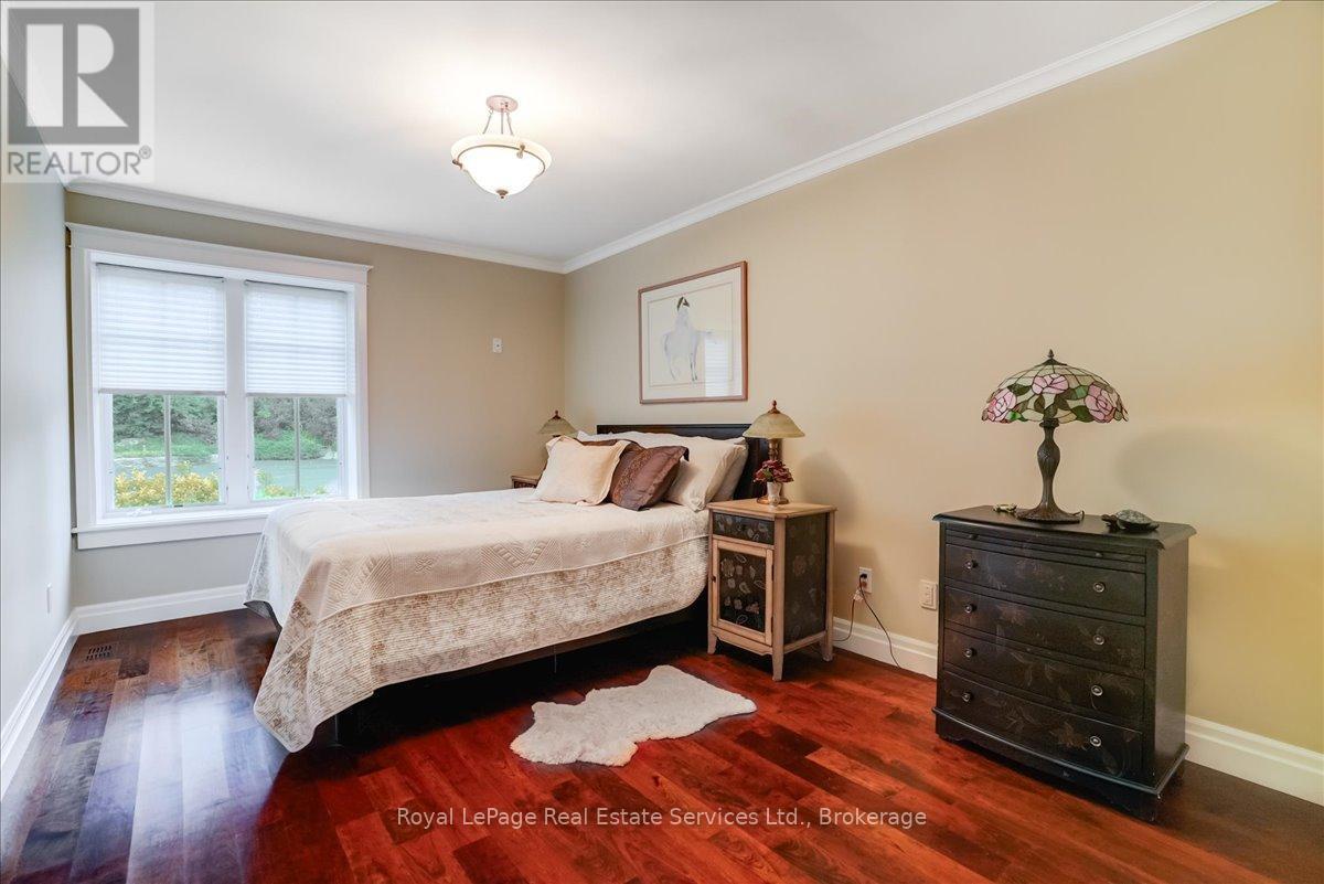 












6150 WALKERS LINE

,
Burlington,




Ontario
L7M0R3

