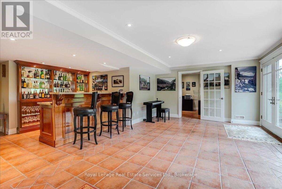 












6150 WALKERS LINE

,
Burlington,




Ontario
L7M0R3

